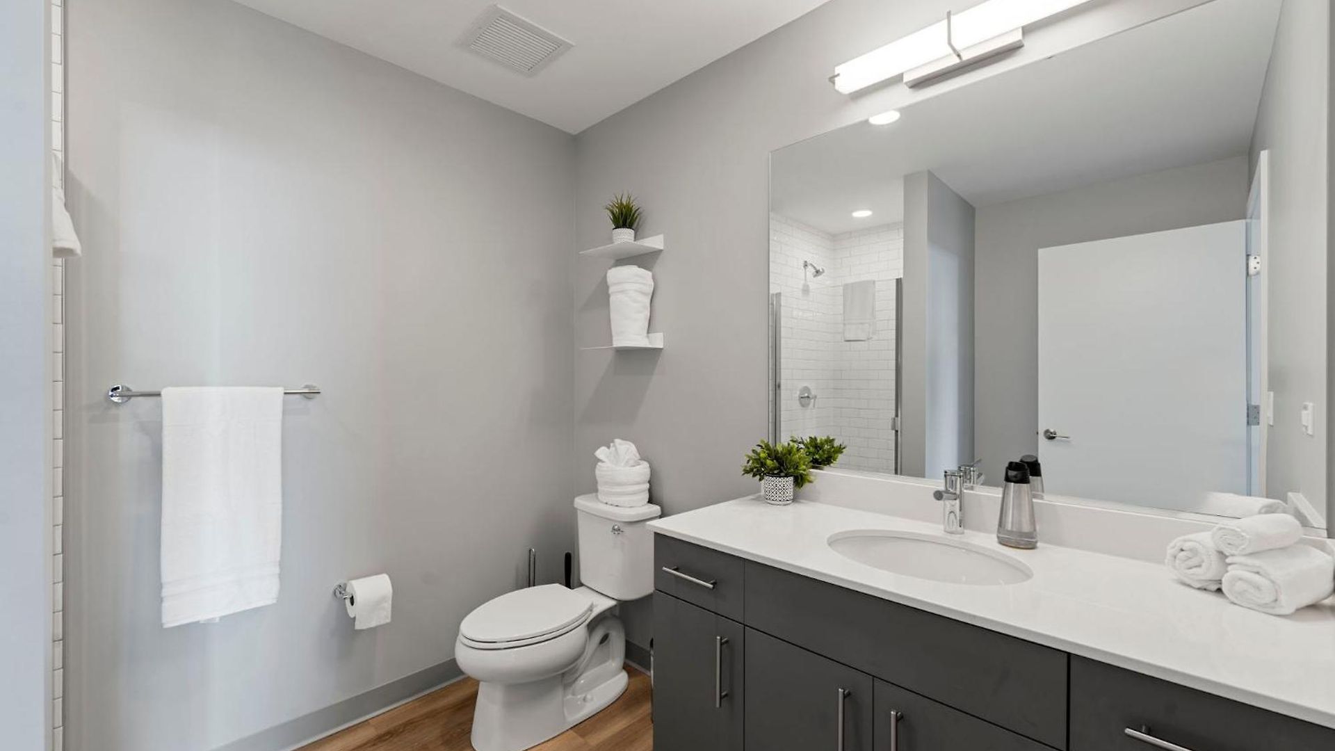 4br Modern Gem Sleek Bright & * Chicago