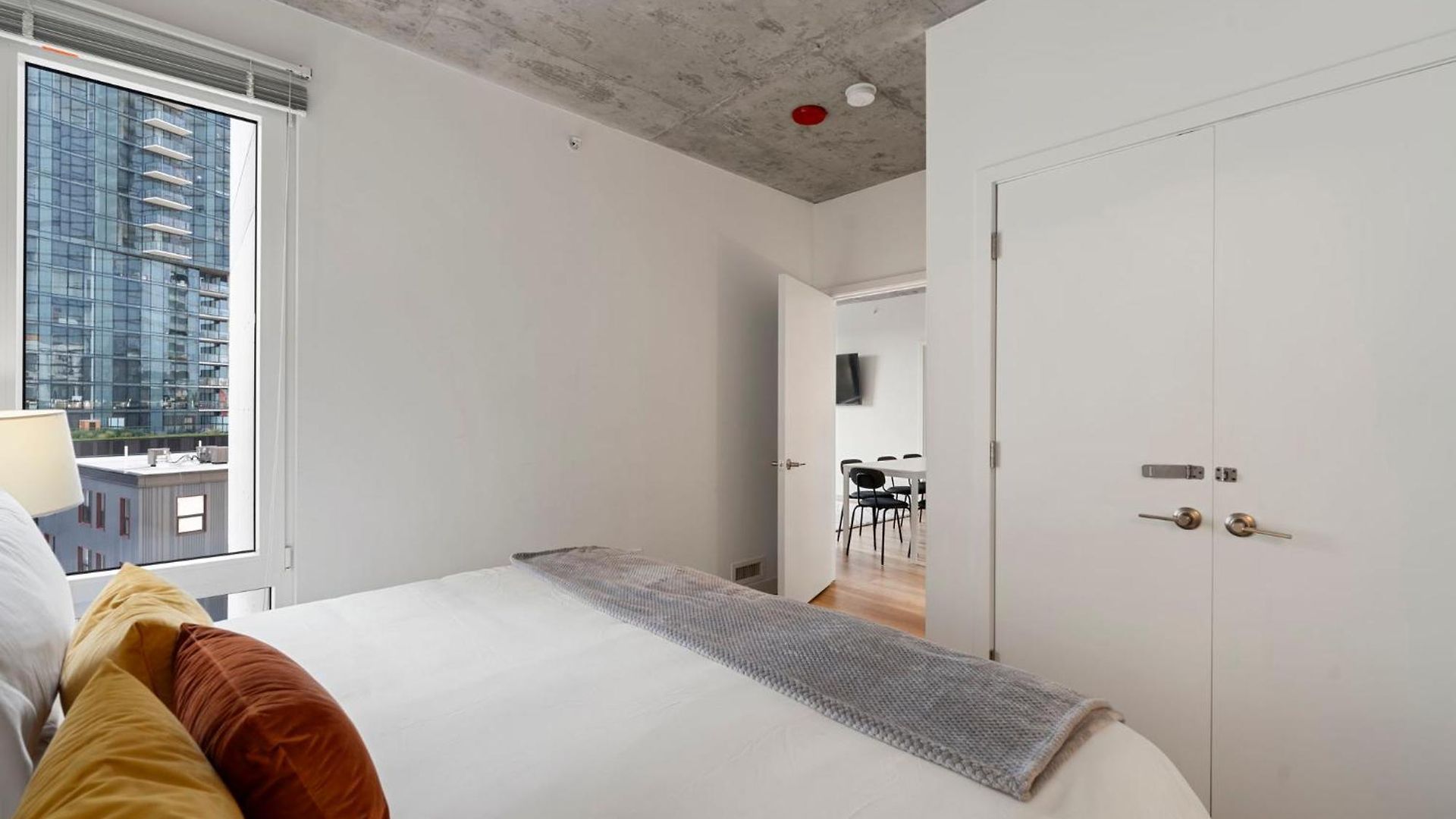 4br Modern Gem Sleek Bright & Hotel *