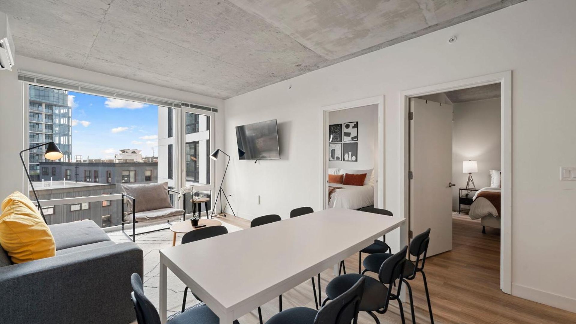 4br Modern Gem Sleek Bright & Chicago