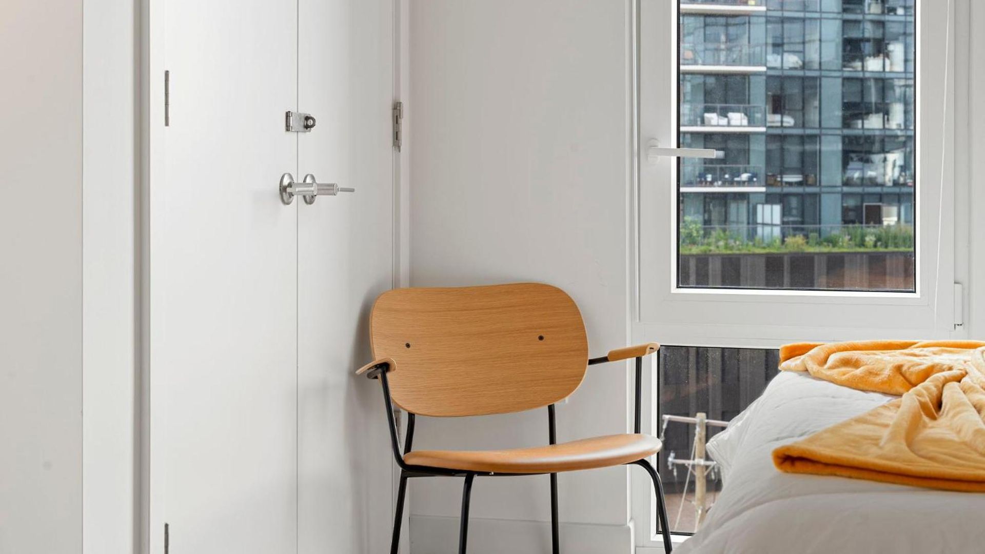 2br Escape Bright Sleek Spacious *