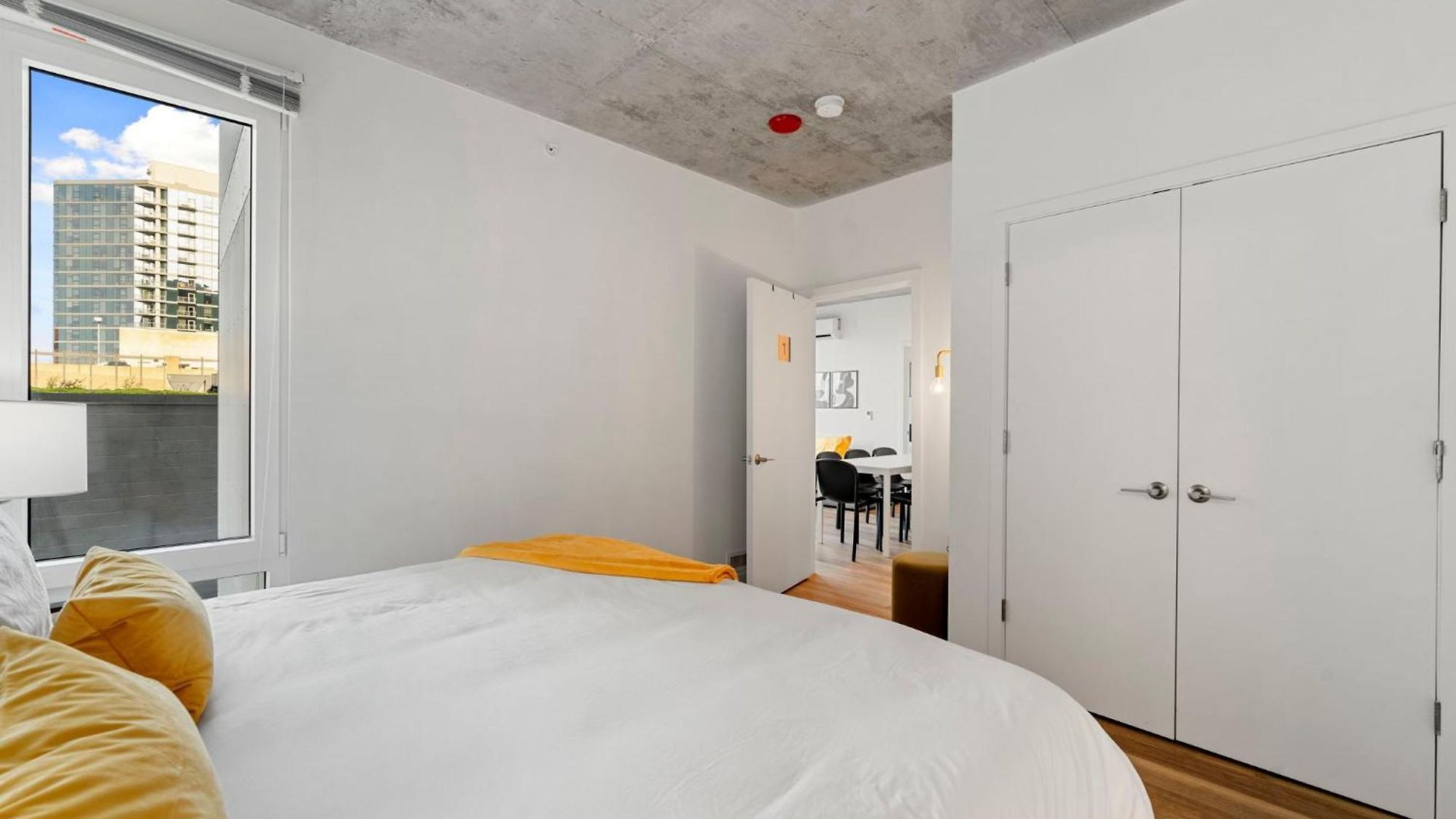 Modern 4br Retreat With Stunning Views *