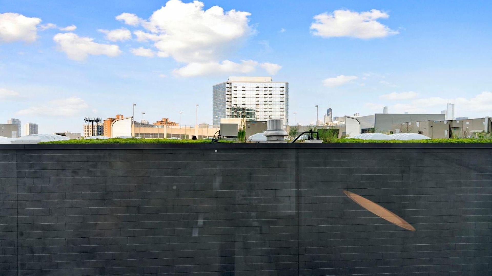 Modern 4br Retreat With Stunning Views Chicago