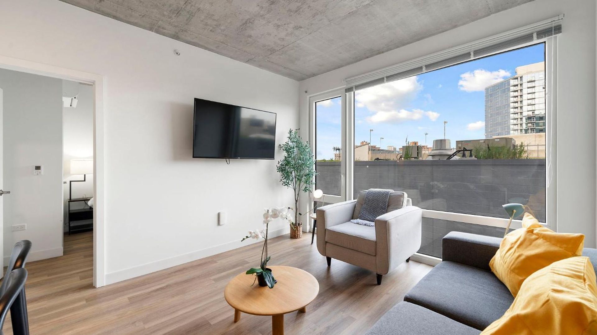 Modern 4br Retreat With Stunning Views