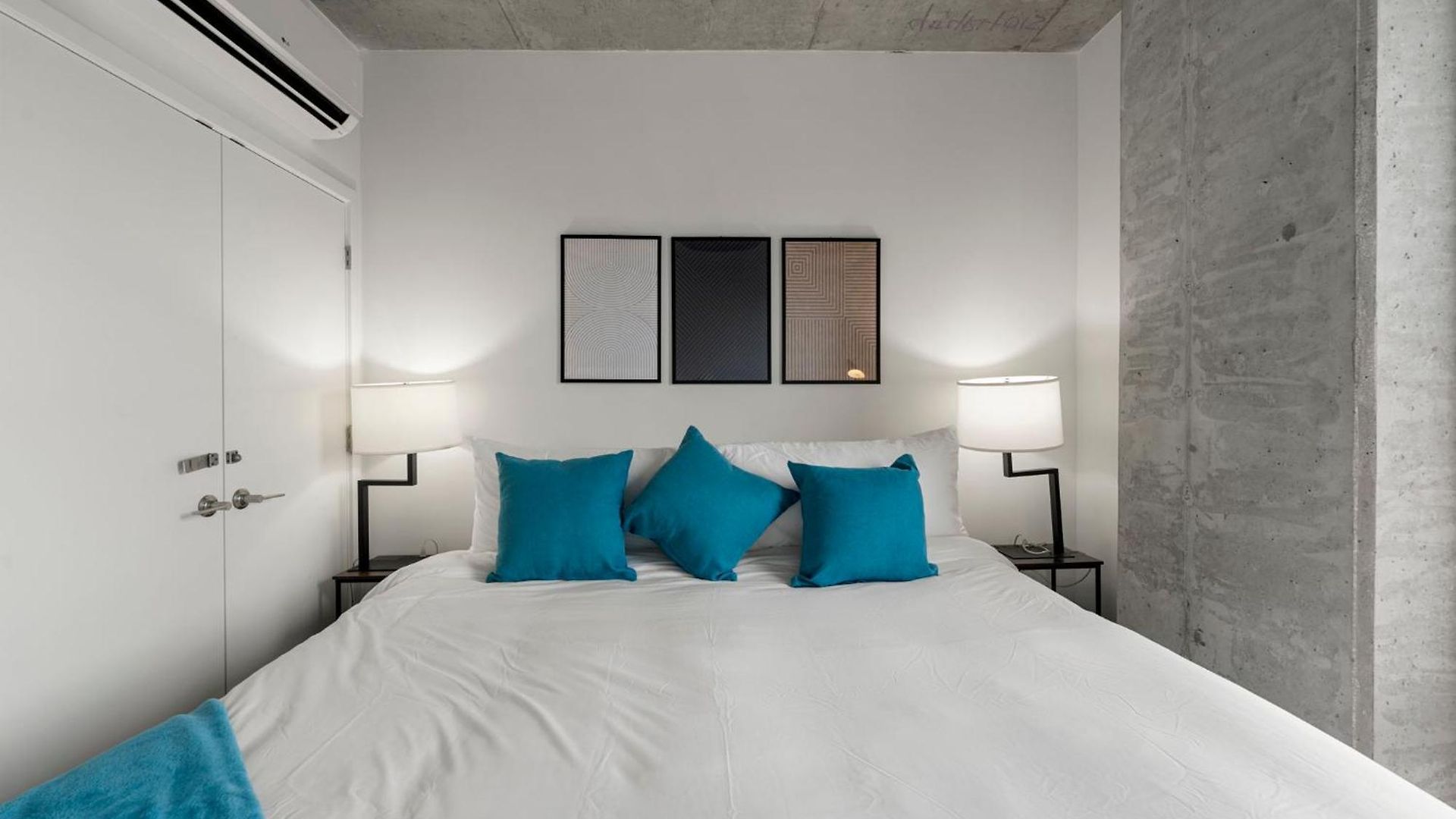 Modern 4br Retreat With Stunning Views Hotel *