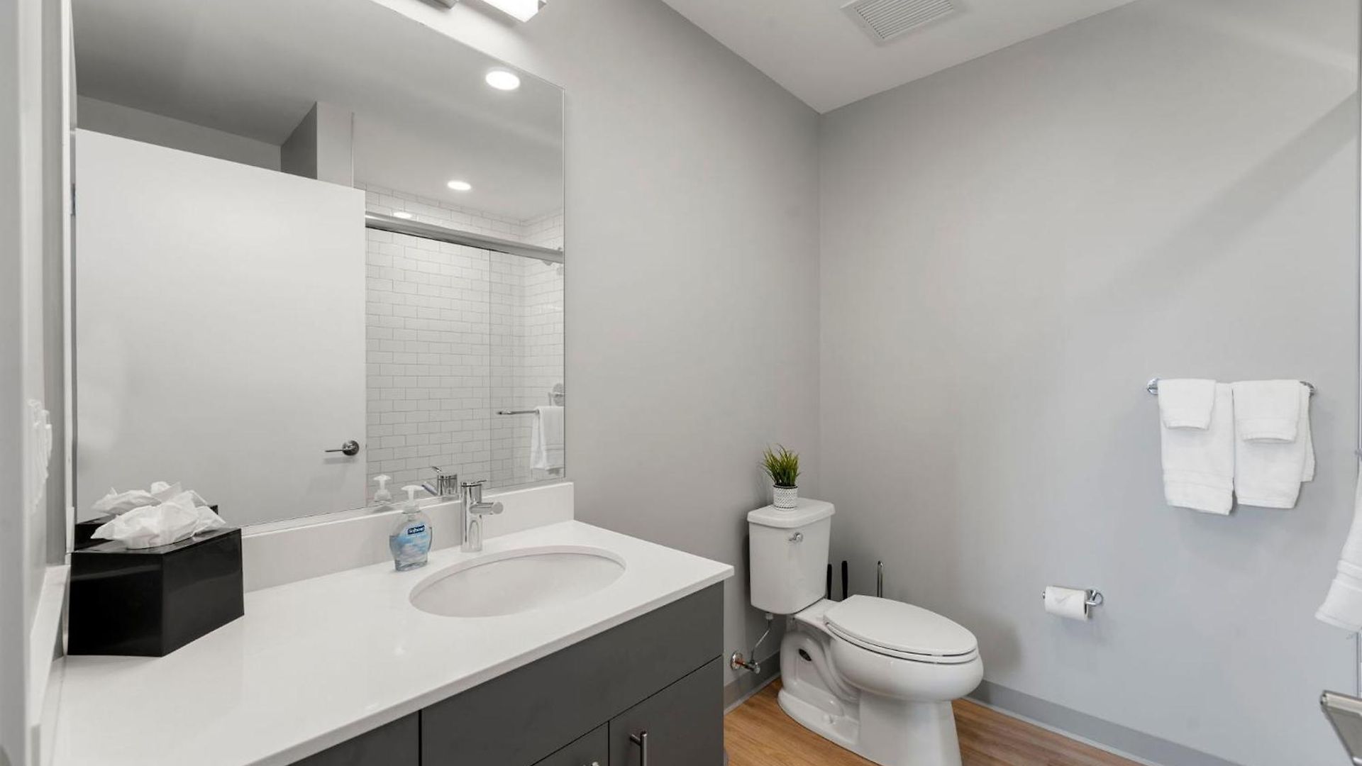 Hotel Modern 4br Retreat With Stunning Views Chicago
