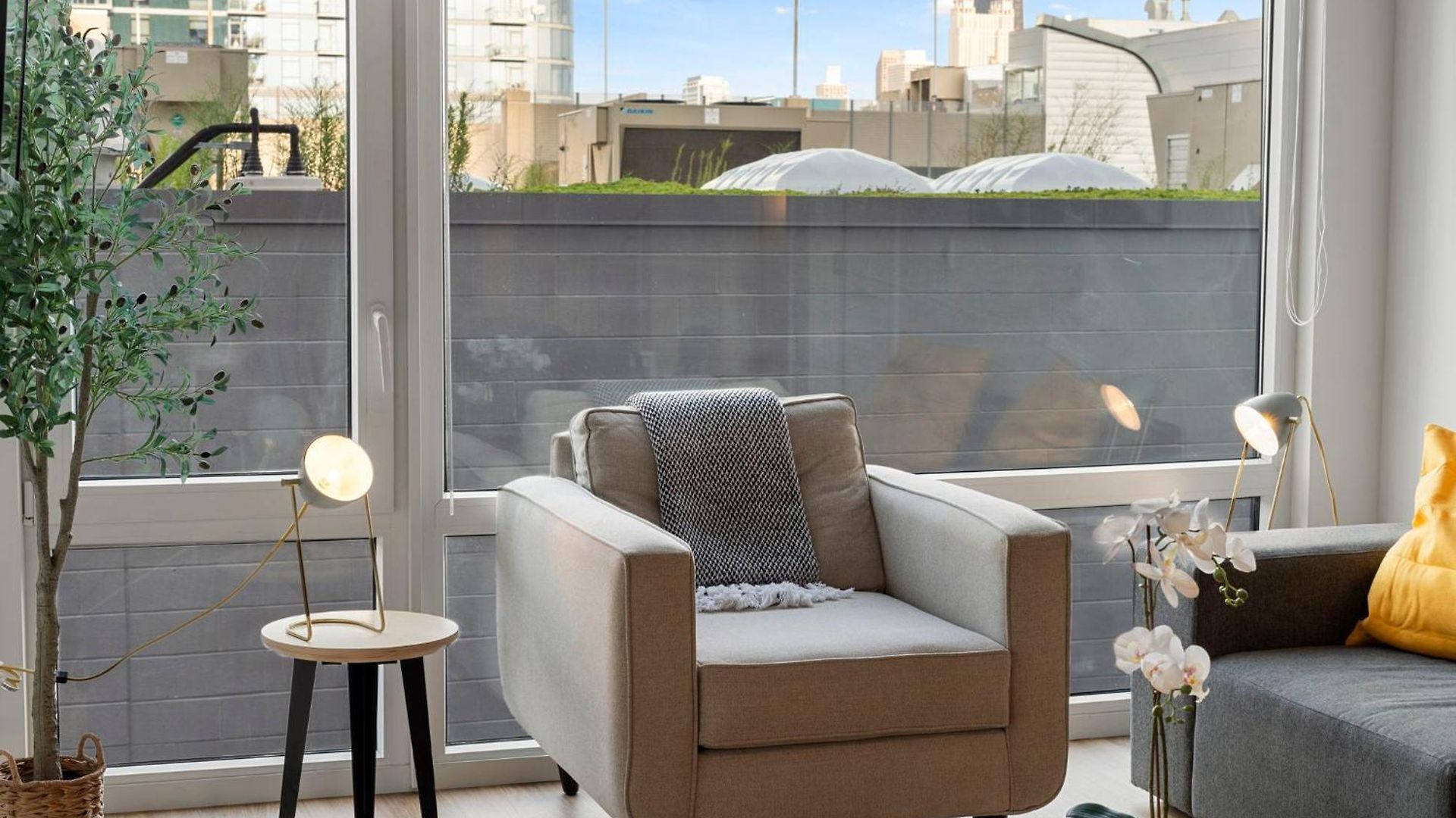Modern 4br Retreat With Stunning Views Chicago