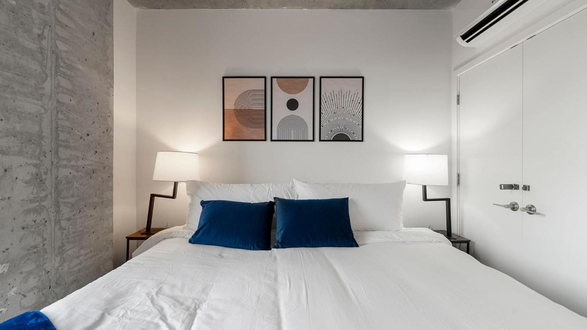 Modern 4br Retreat With Stunning Views Hotel