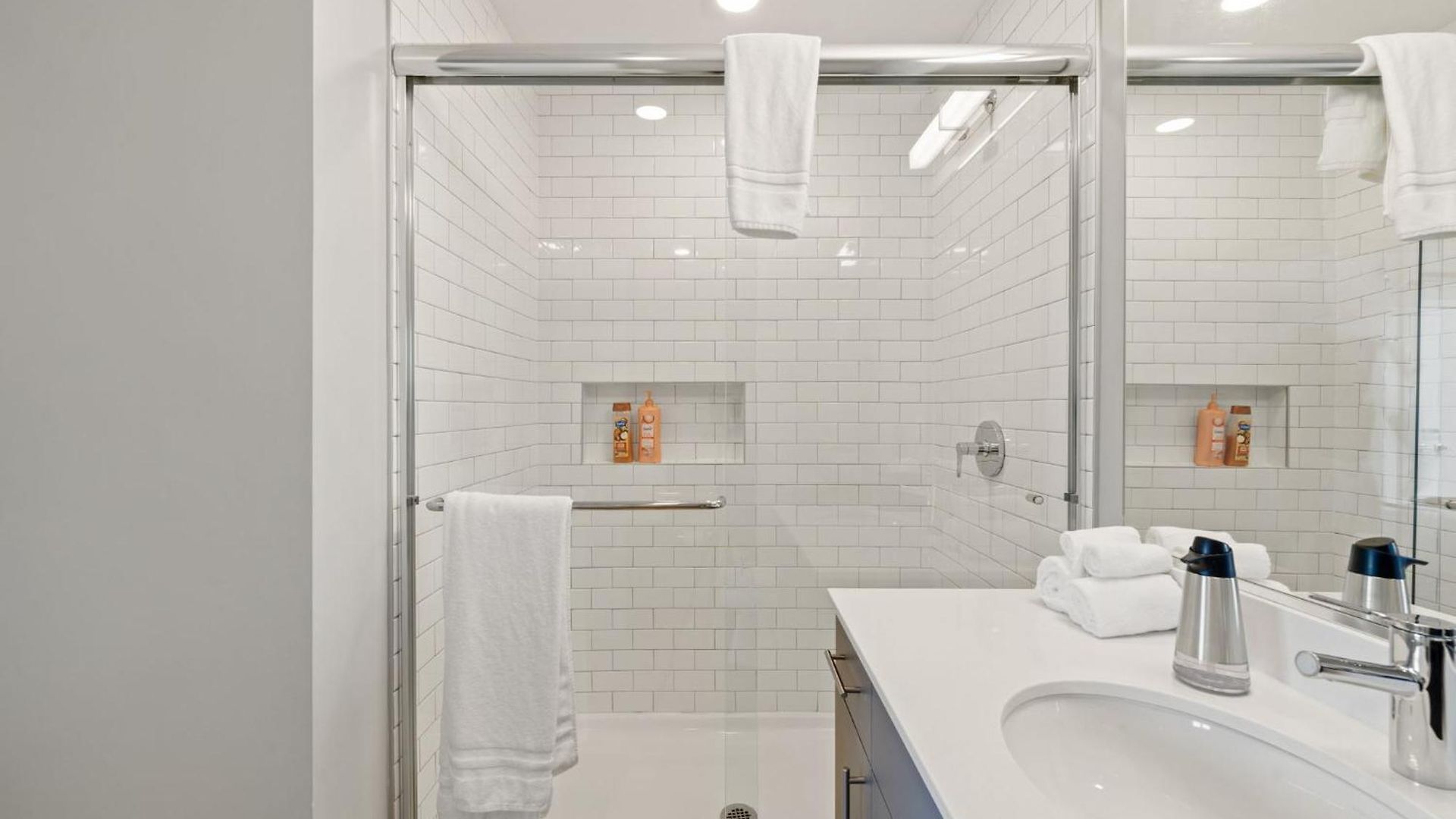 Hotel 3br Escape Bright Sleek Spacious *