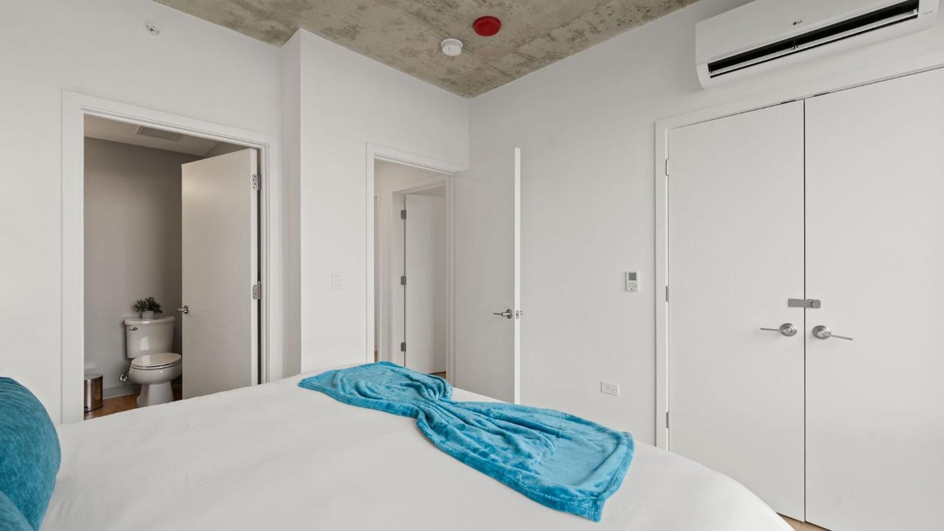 3br Escape Bright Sleek Spacious Hotel