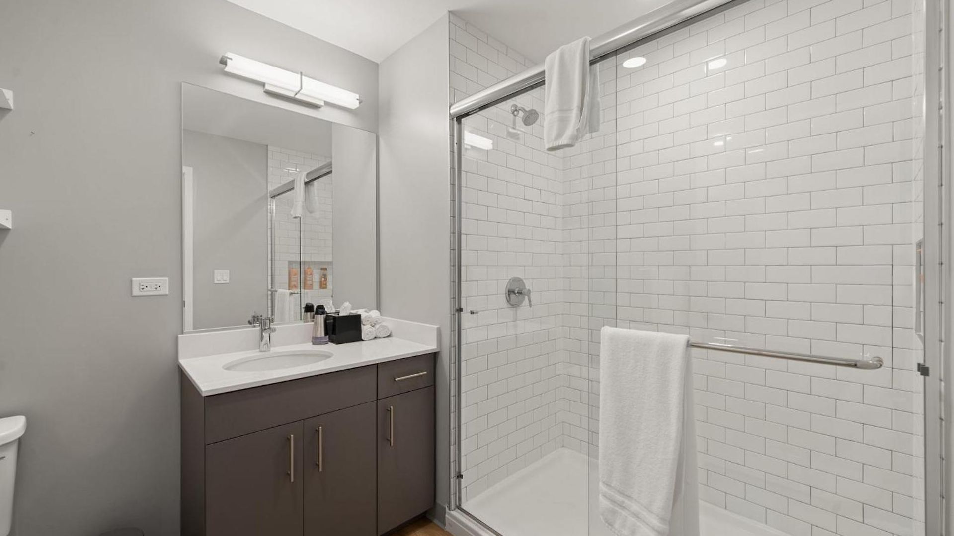 Hotel 3br Escape Bright Sleek Spacious