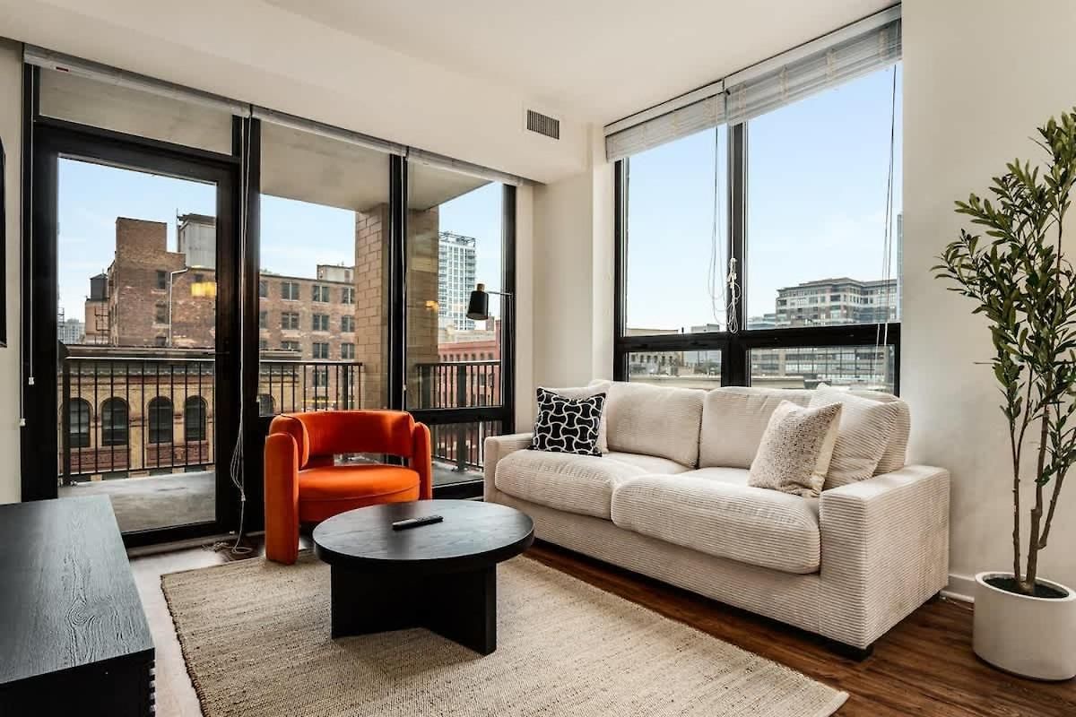 Boulevard Walk Everywhere 5 Mins To Magnificent Mile River North 02 Apartment