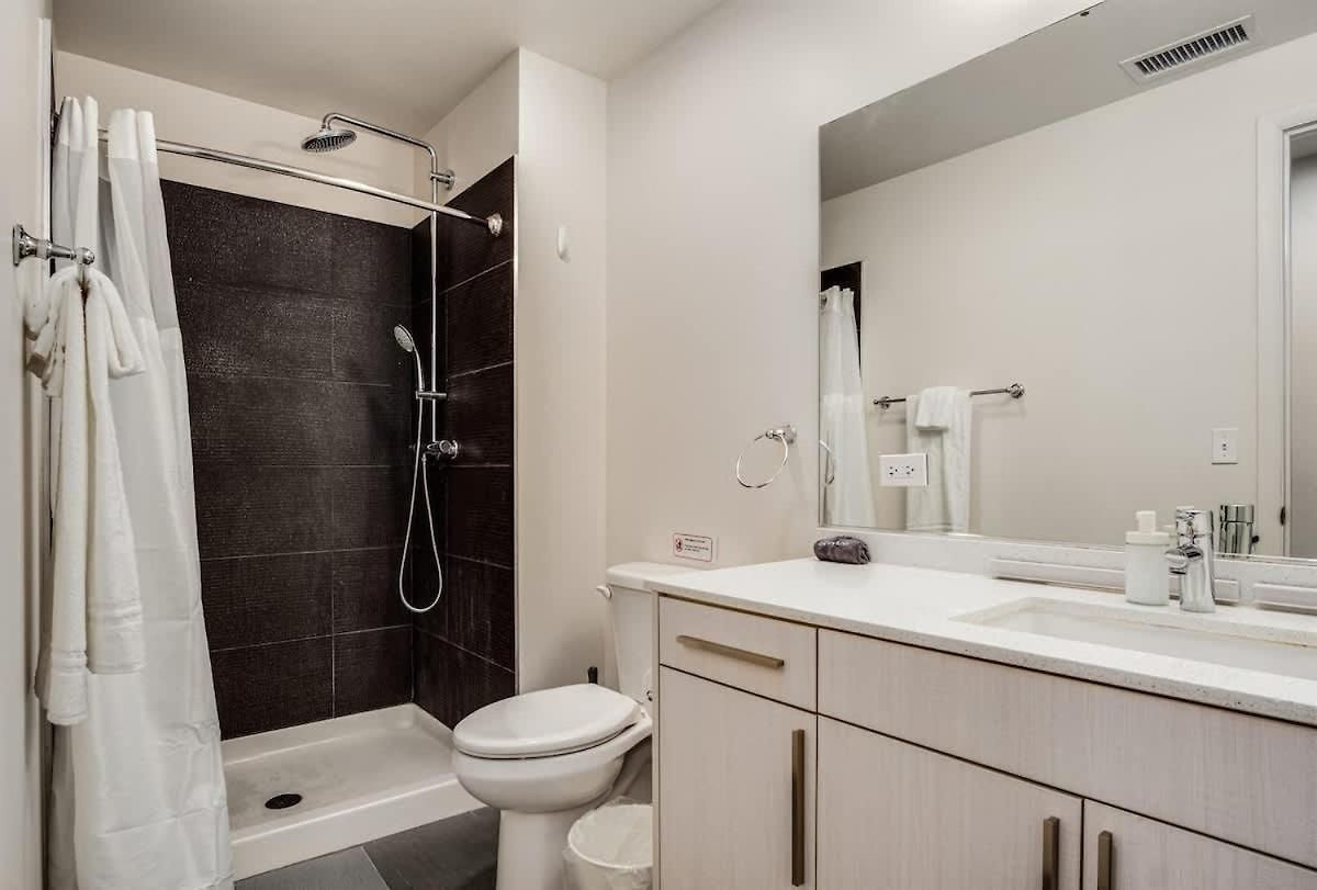 Apartment Boulevard Walk Everywhere 5 Mins To Magnificent Mile River North 01 Chicago