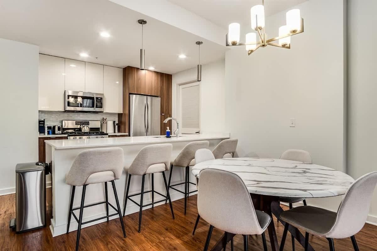 Boulevard Walk Everywhere 5 Mins To Magnificent Mile River North 01 Apartment *