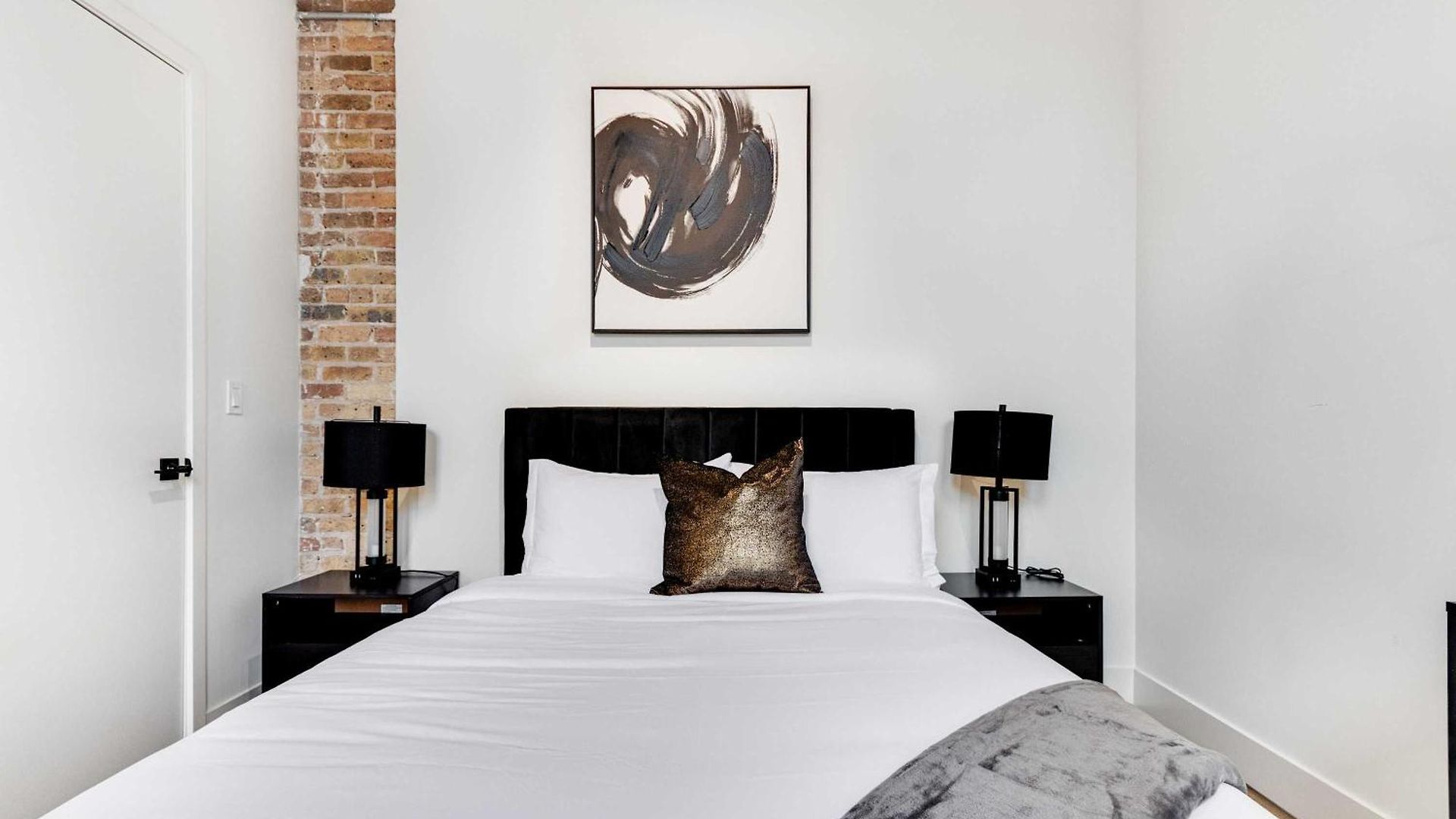 River North Rooftop With In And Out Parking 6 Apartment Chicago