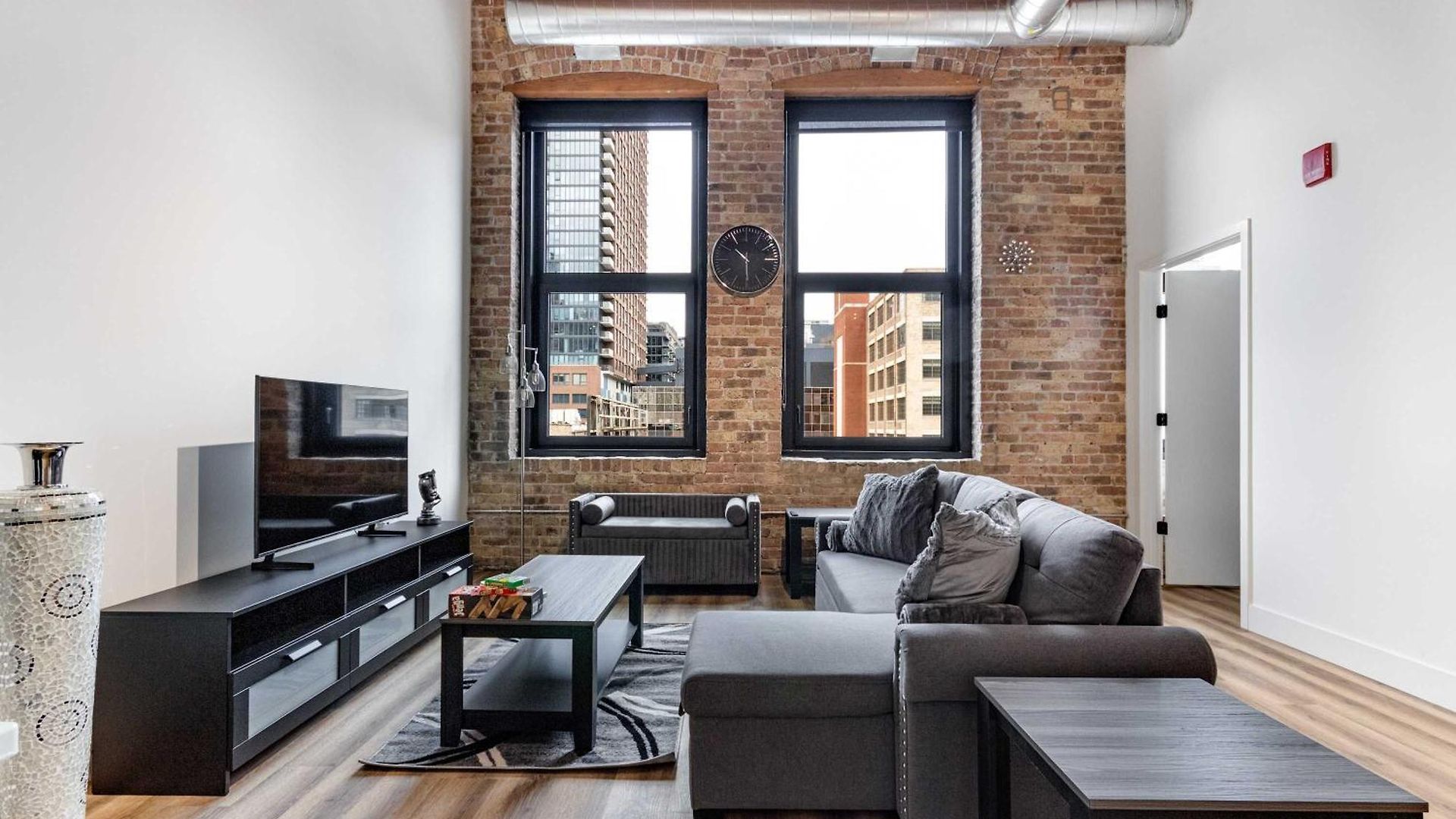 River North Rooftop With In And Out Parking 6 Apartment *