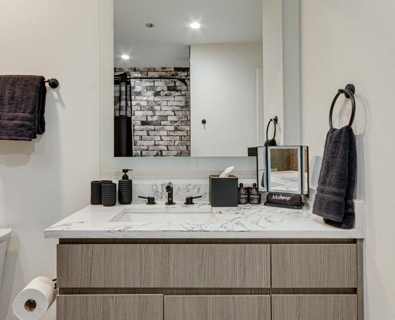 Apartment River North Rooftop With In And Out Parking 5 *