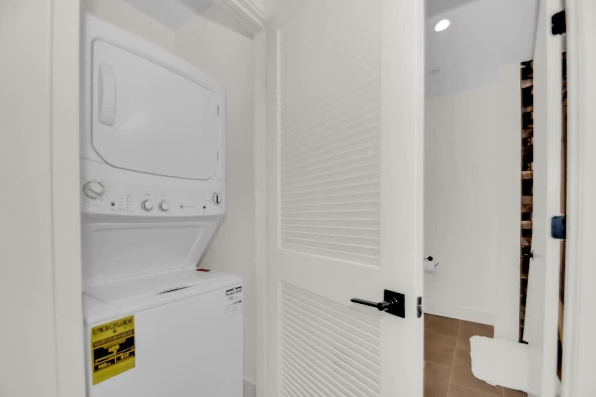 Apartment River North Rooftop With In And Out Parking 3 *
