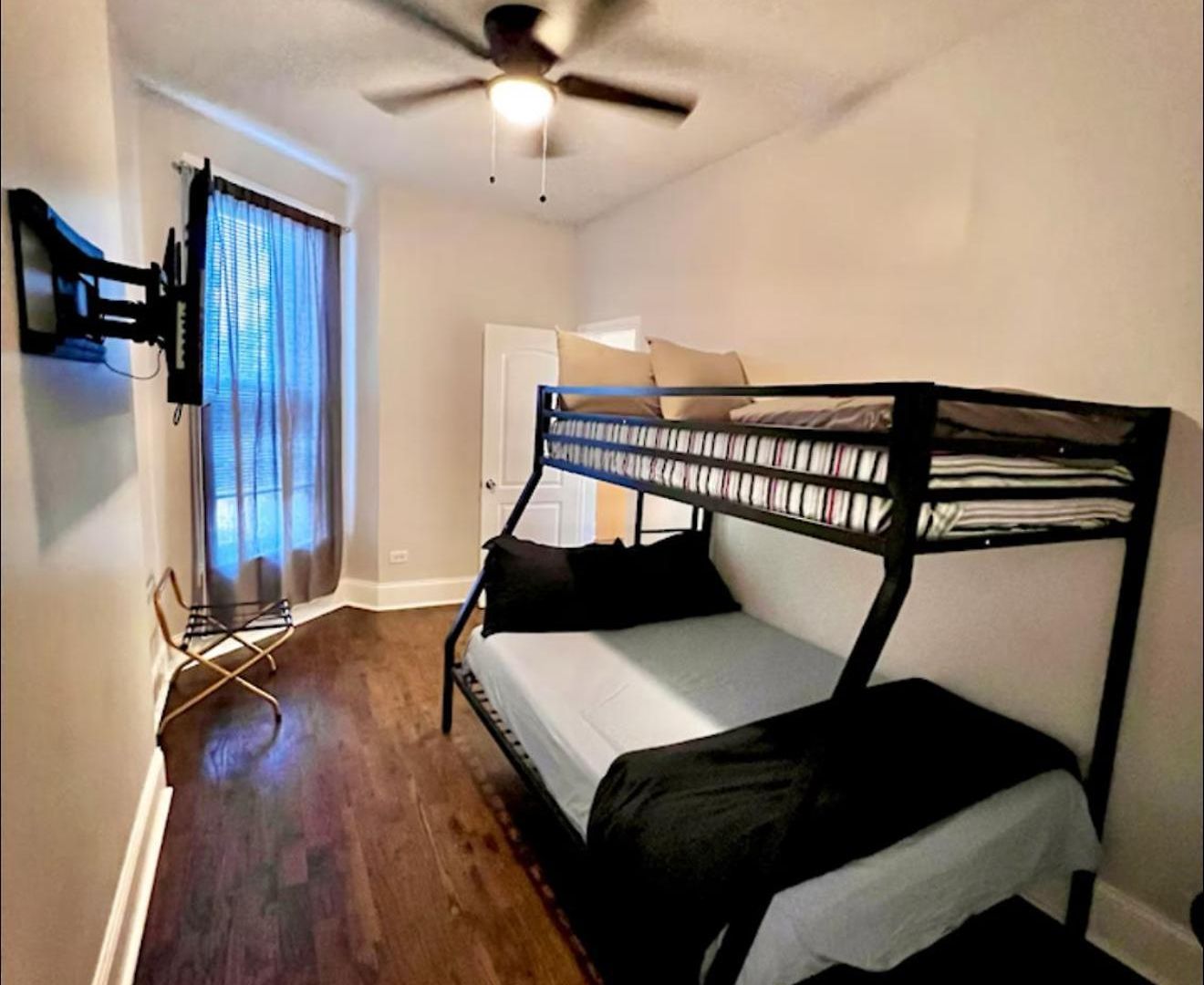 Bronzeville 42 Art & Hospitality * Chicago
