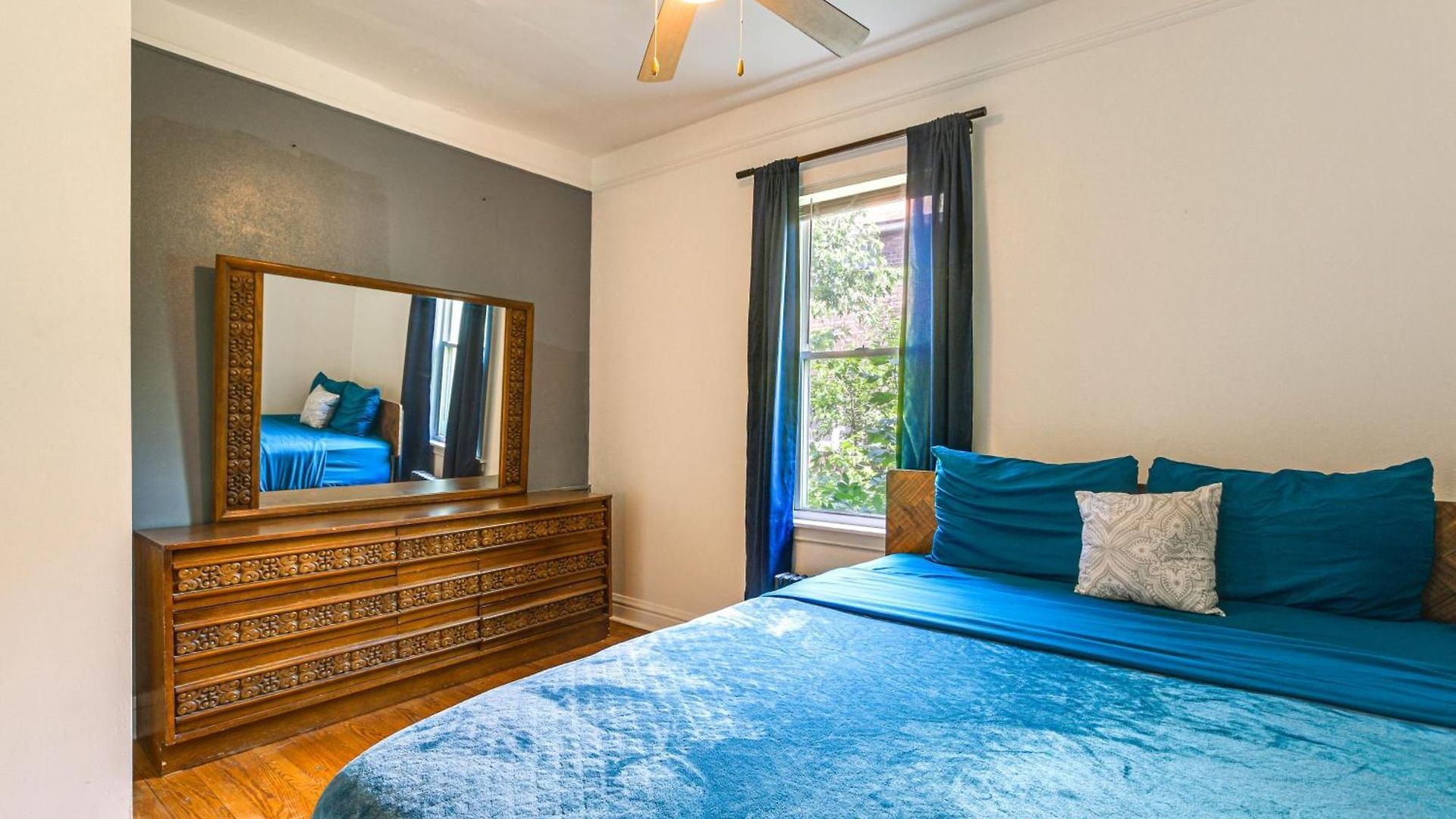 Apartment 2 Mi To Rainbow Park: South Side Charmer! Chicago