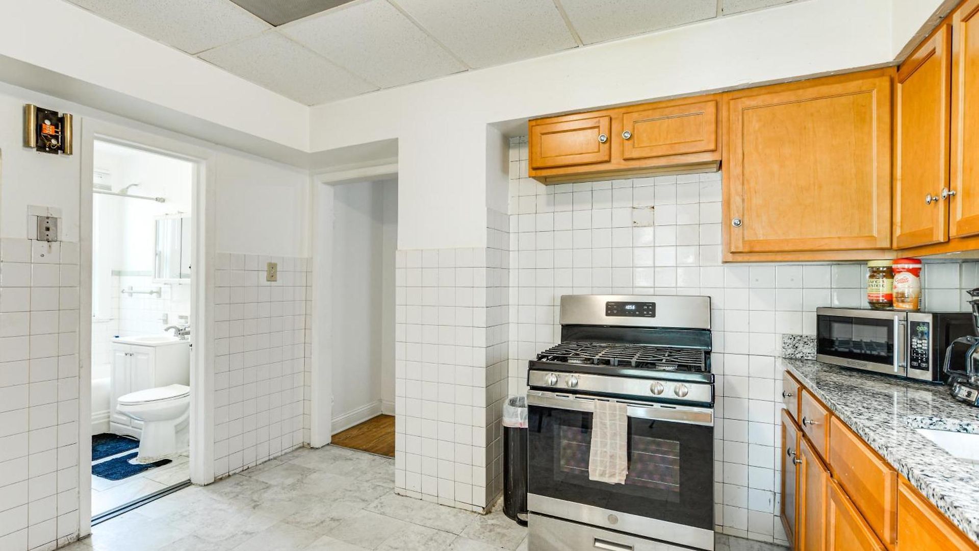 2 Mi To Rainbow Park: South Side Charmer! Apartment Chicago