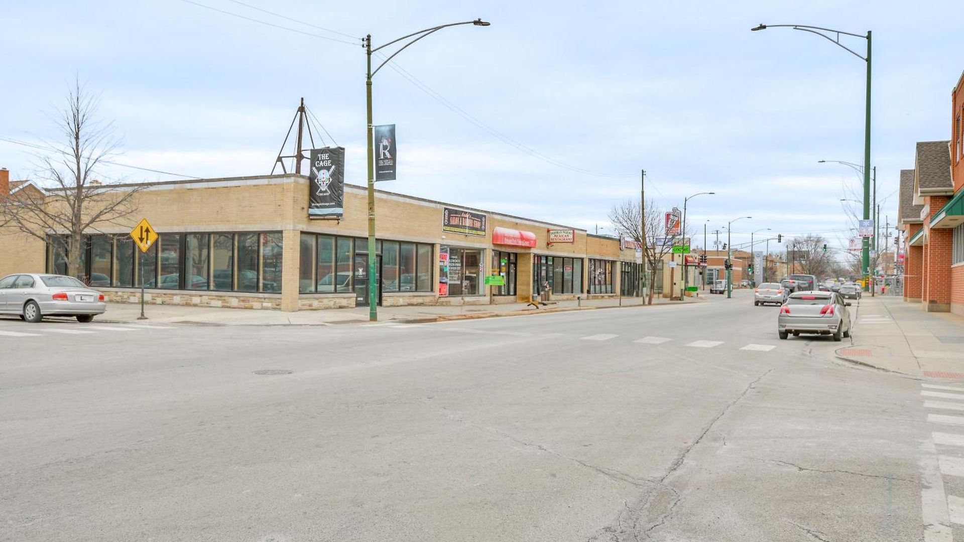 Steps To Shops & Eats: In Portage Park! Apartment Chicago