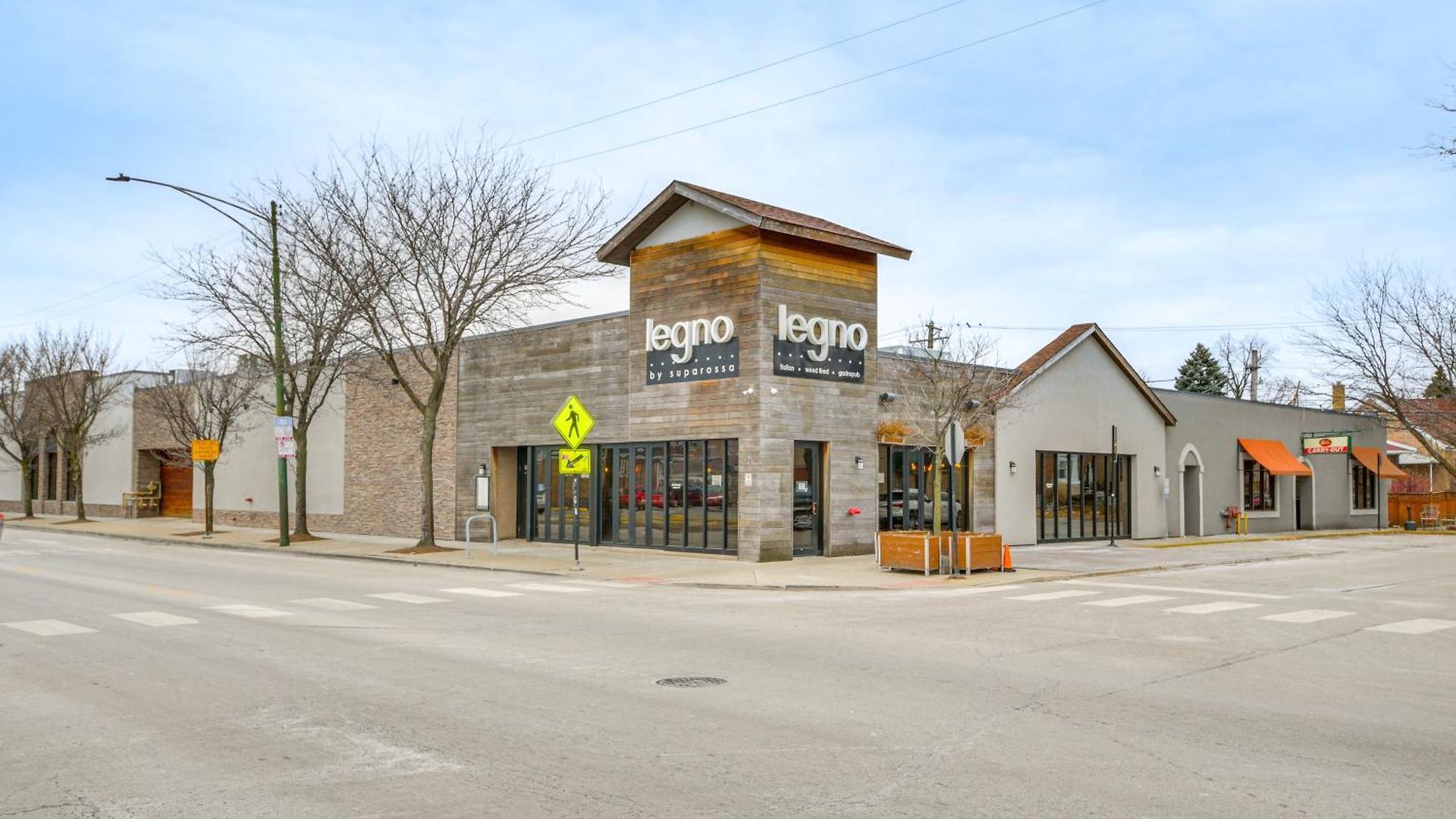 Apartment Steps To Shops & Eats: In Portage Park!