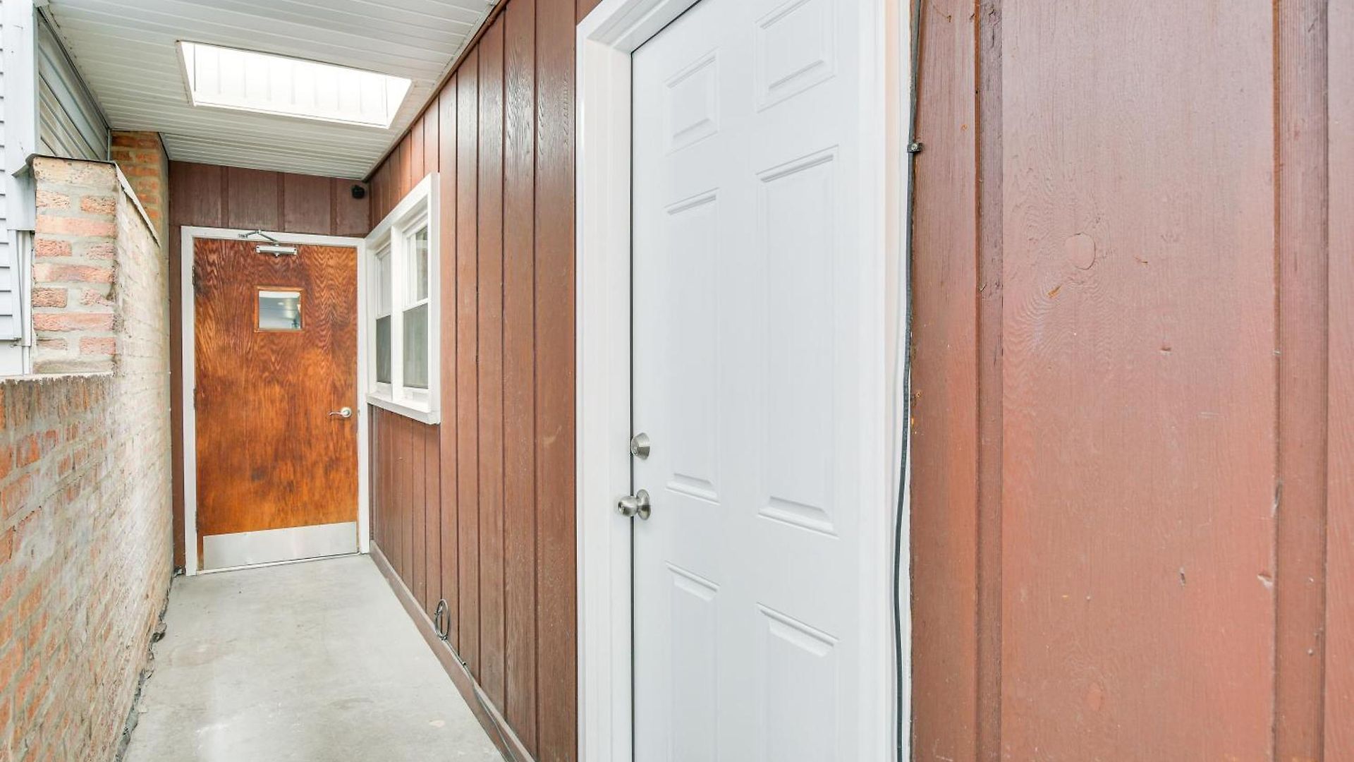 Steps To Shops & Eats: In Portage Park! Apartment *