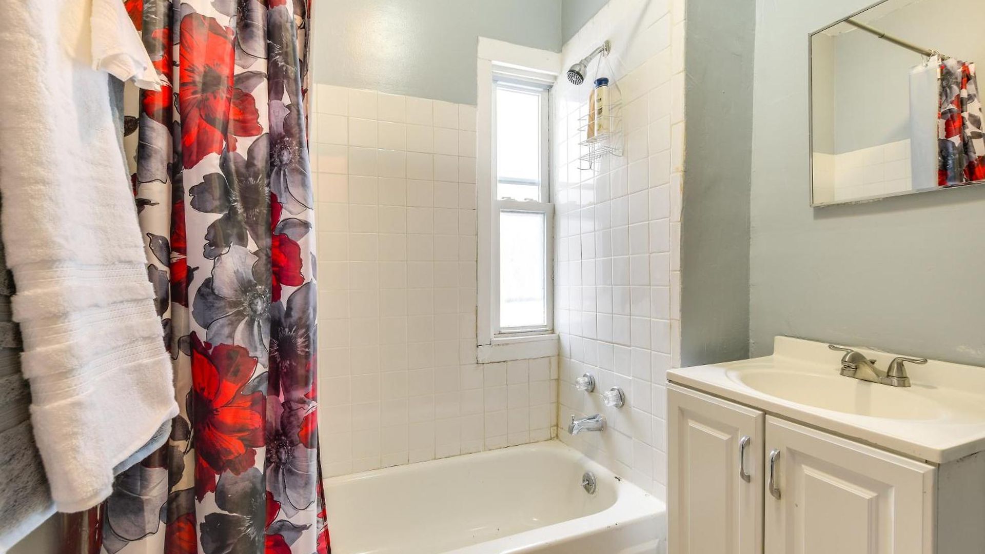 2 Mi To Red Line: Near Sherman Park Holiday home *