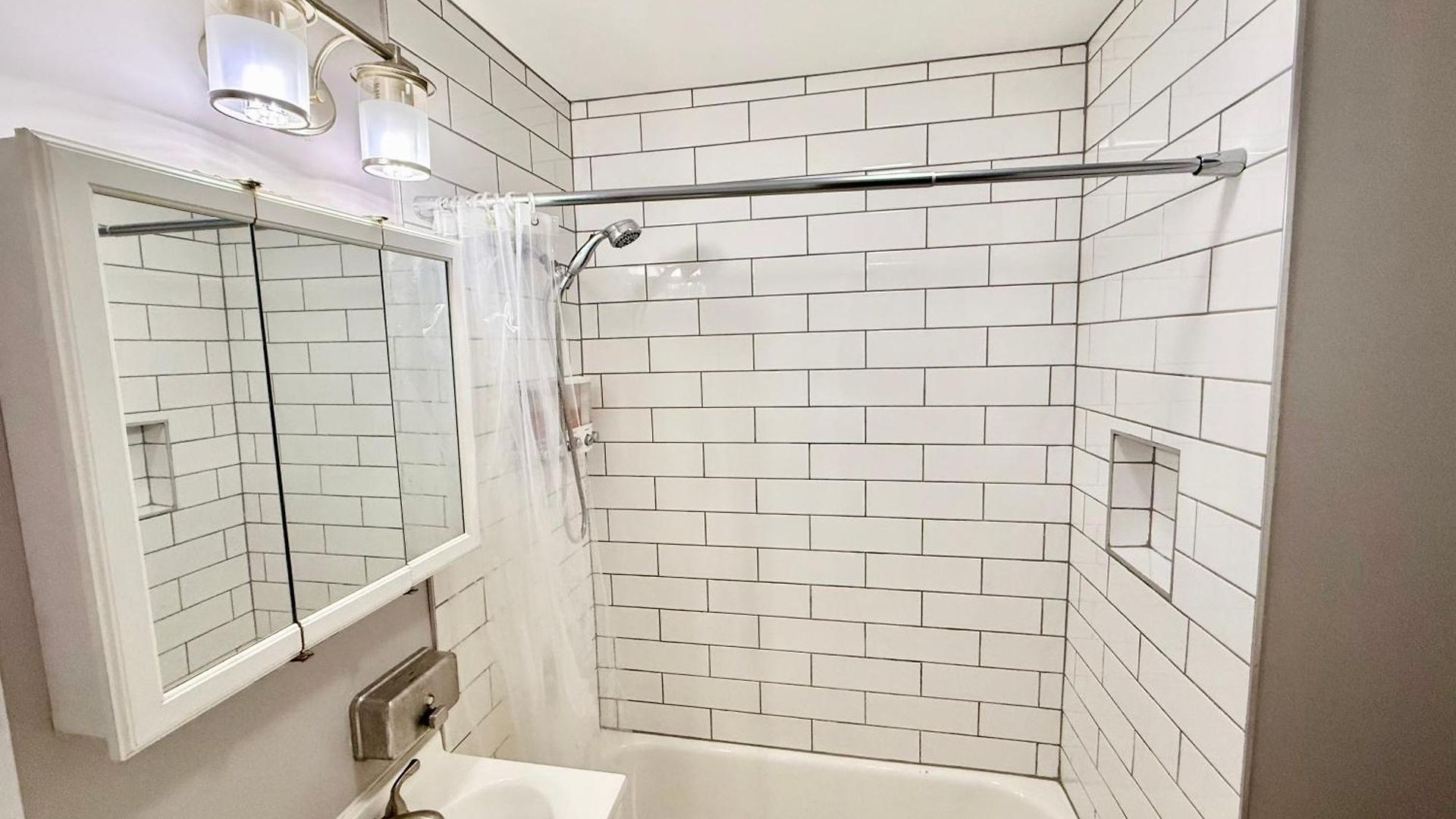 Homestay Place To - Close To Downtown! - Free Parking! *