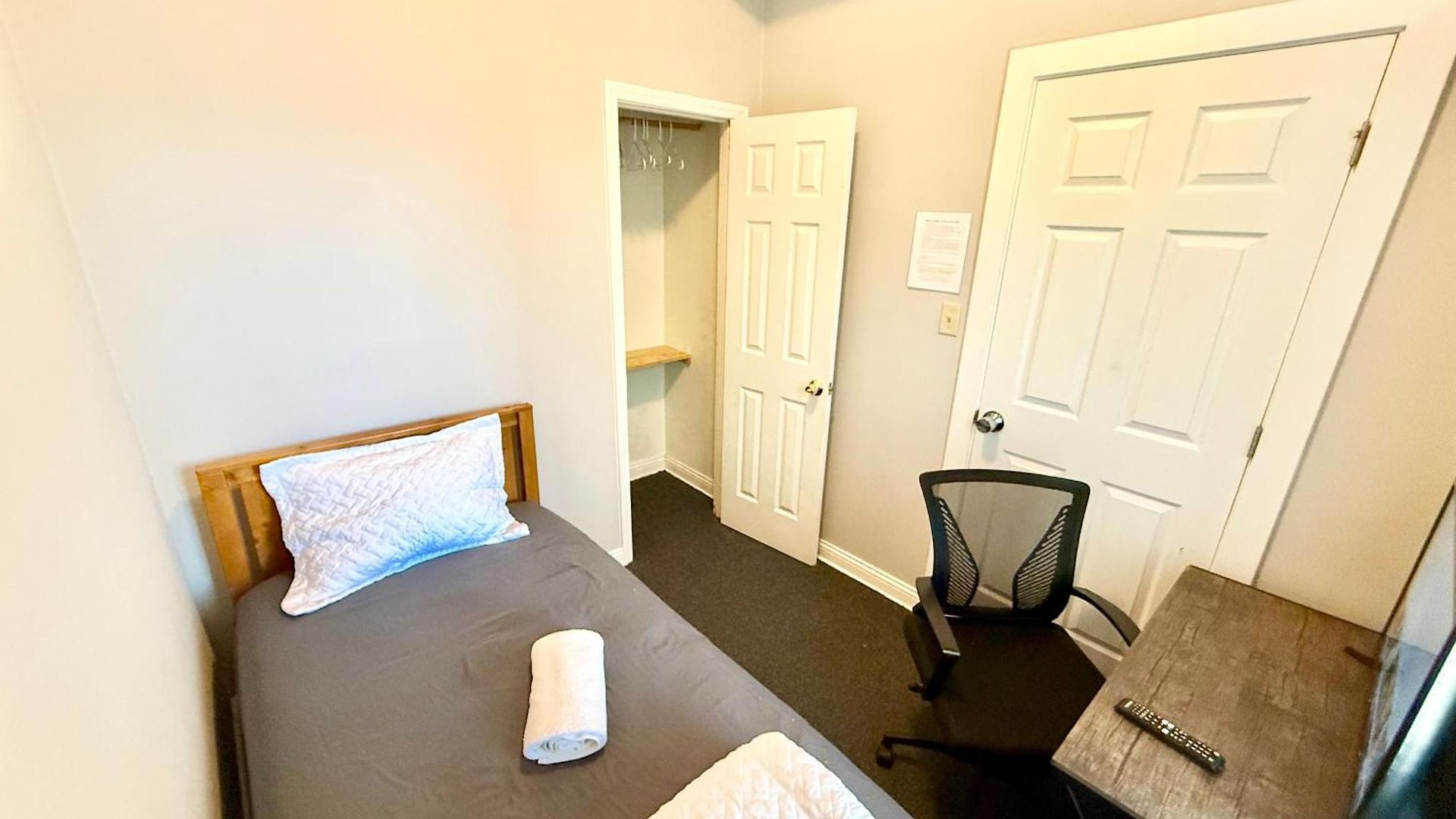 Homestay Place To - Close To Downtown! - Free Parking!