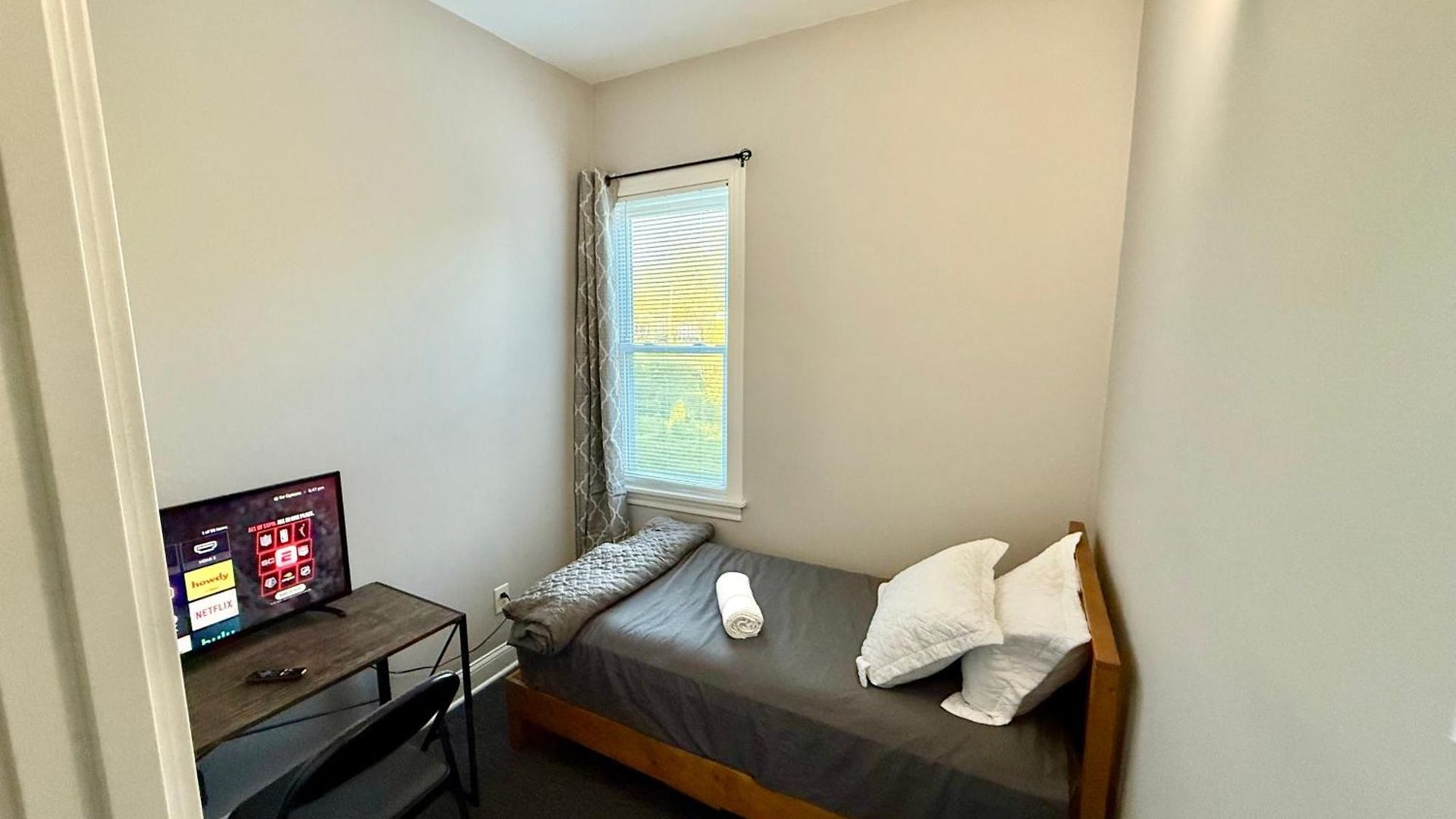 Place To - Close To Downtown! - Free Parking! Homestay