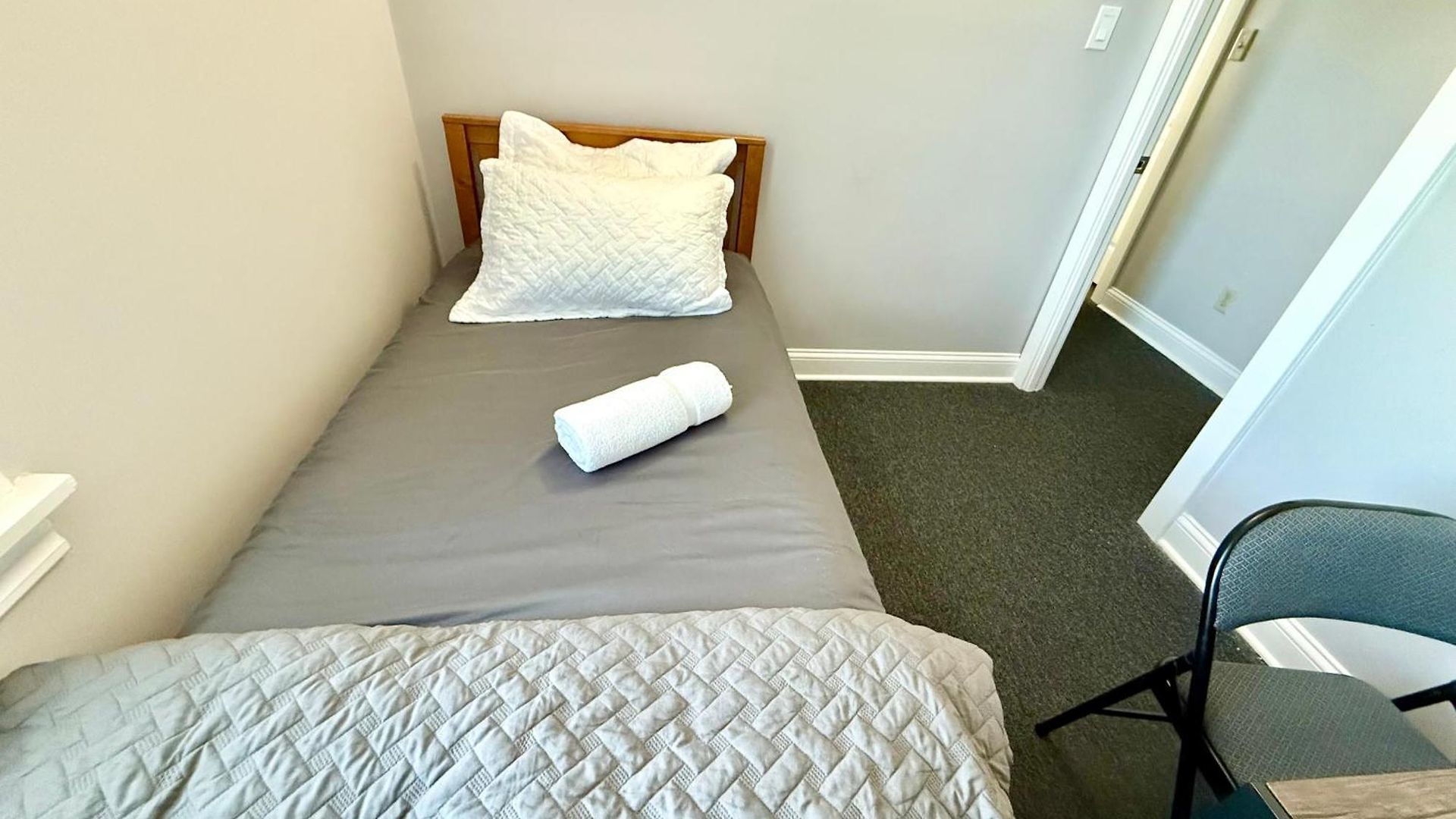 Place To - Close To Downtown! - Free Parking! Chicago