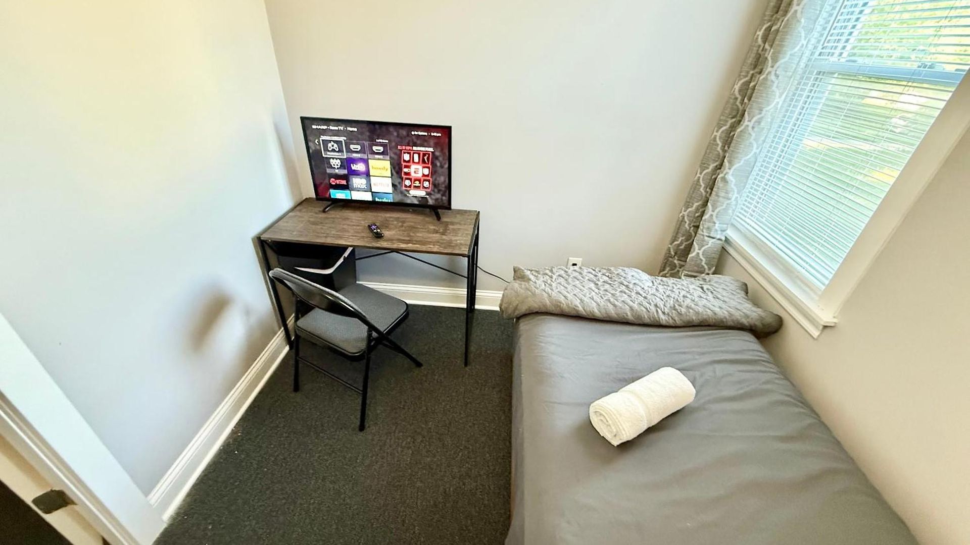 Homestay Place To - Close To Downtown! - Free Parking!