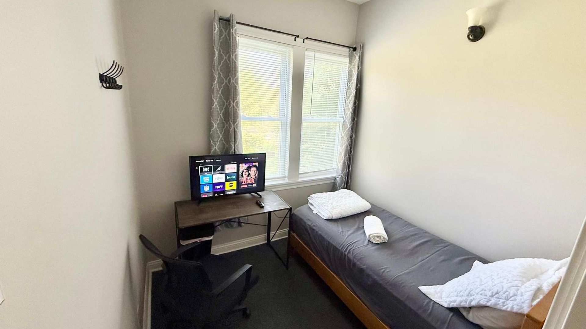 Place To - Close To Downtown! - Free Parking! Homestay Chicago