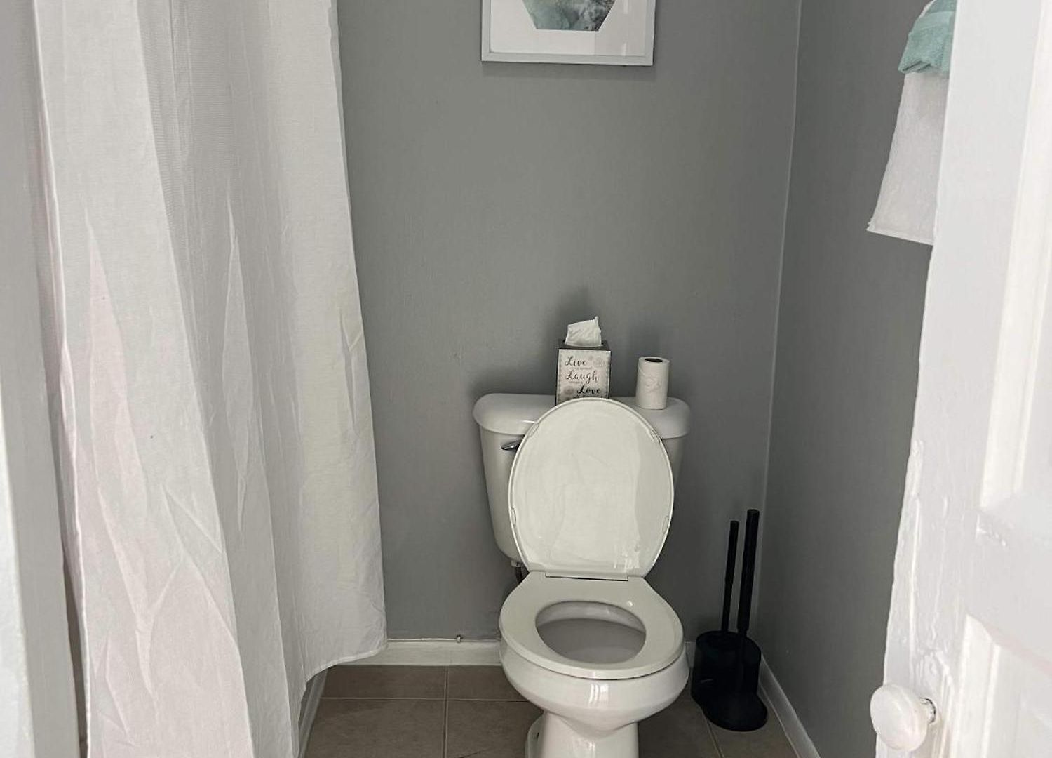 South Loop 3 Bedroom Apartment *