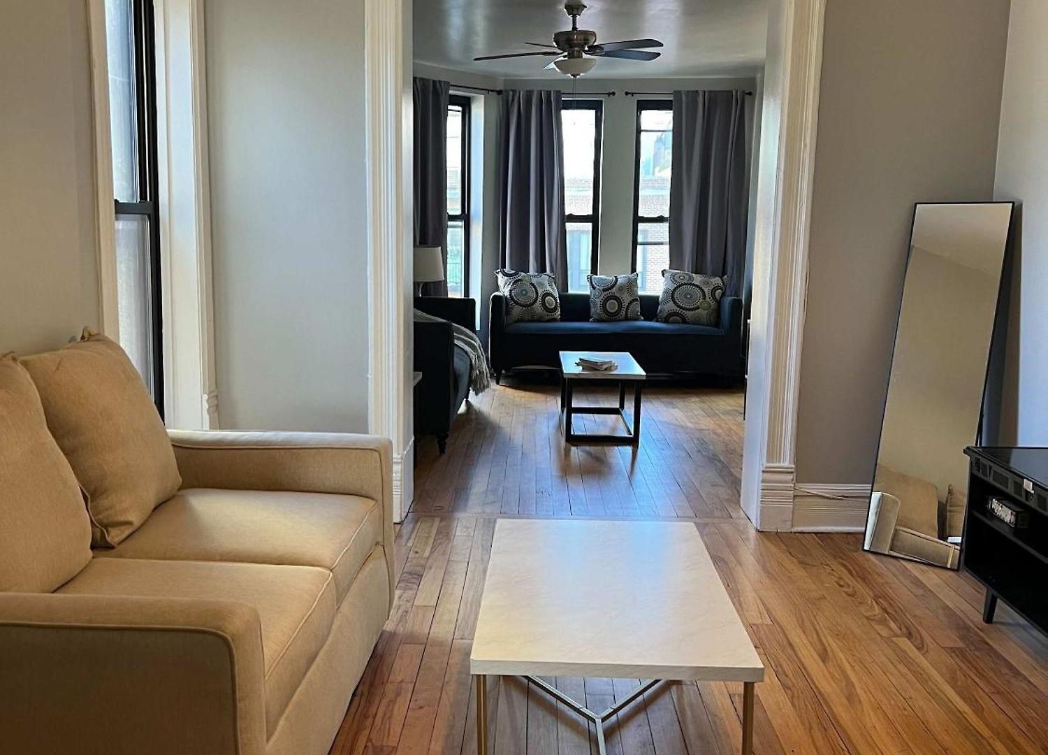 South Loop 3 Bedroom Apartment Chicago