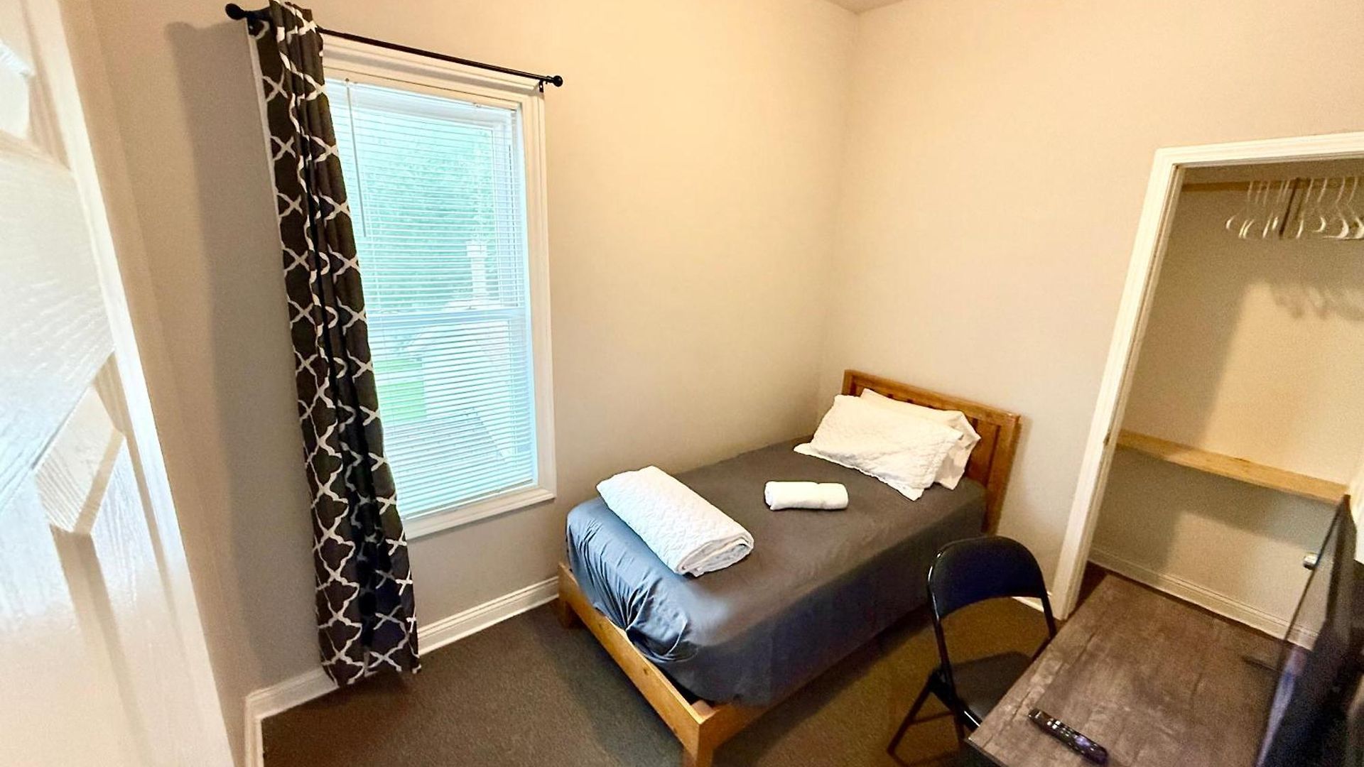 Place To - Close To Downtown! - Free Parking! Chicago