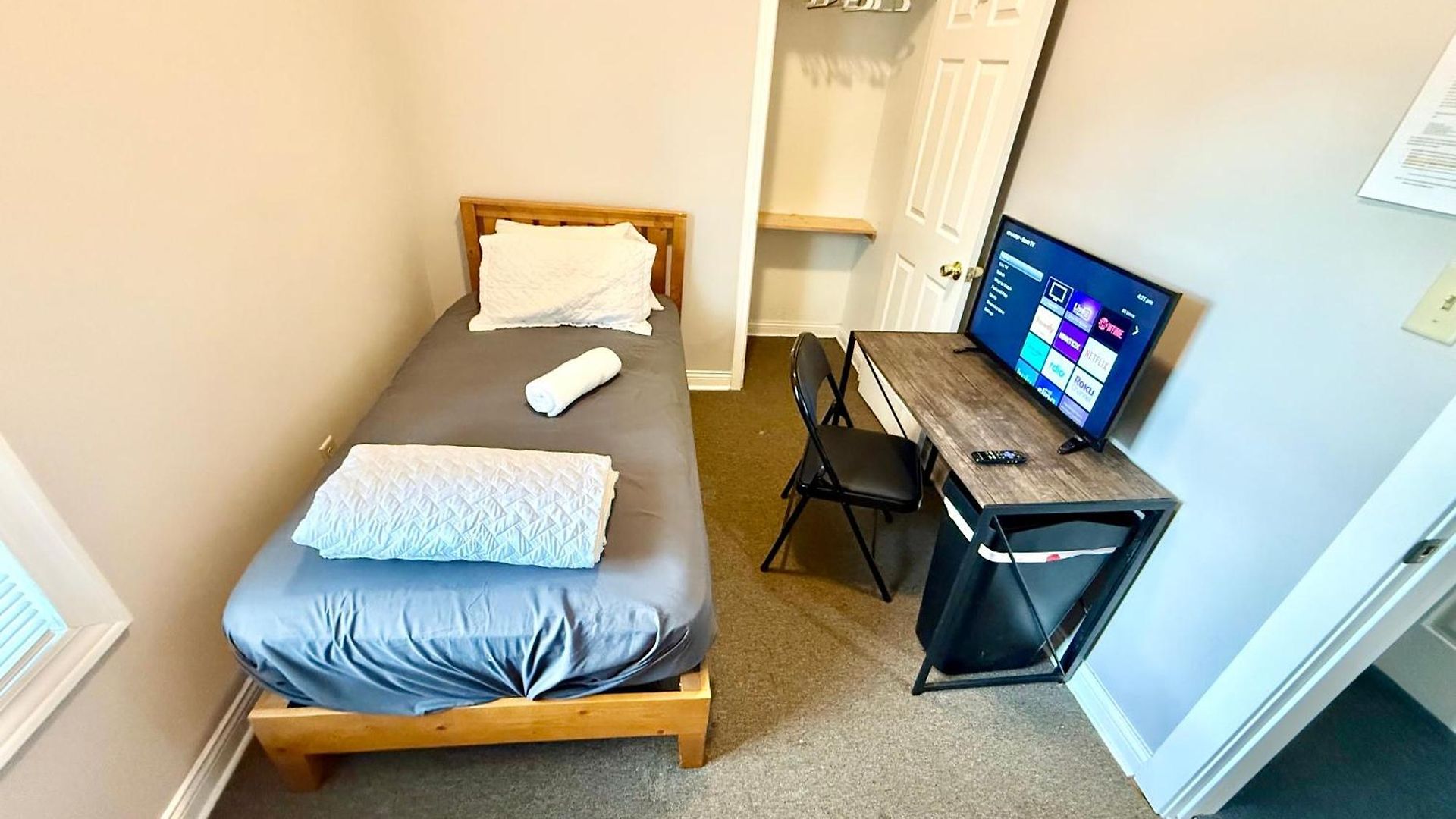 Place To - Close To Downtown! - Free Parking! Homestay
