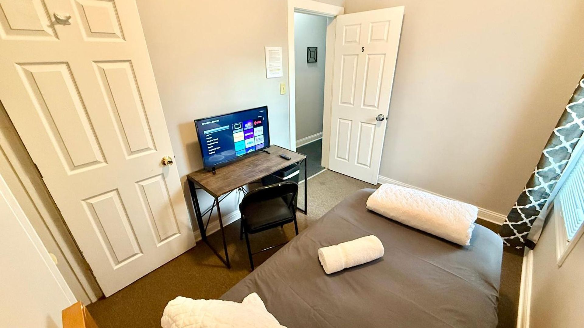 Homestay Place To - Close To Downtown! - Free Parking!