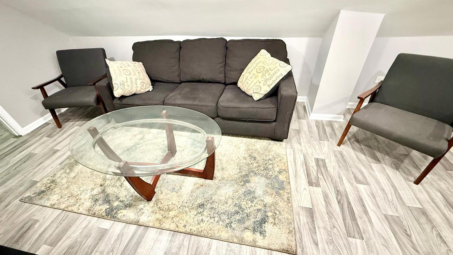 Place To - Close To Downtown! - Free Parking! * Chicago