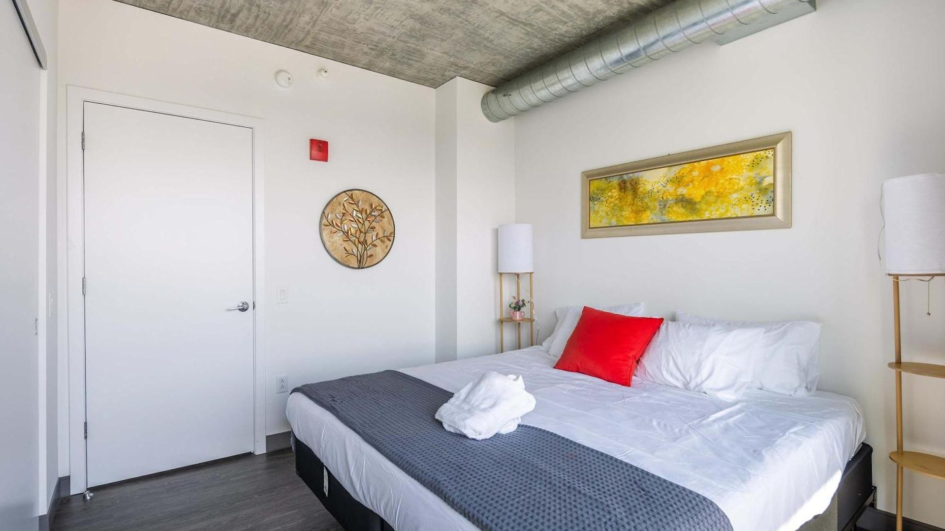 Bright & Modern 2br Perfect Escape Apartment *