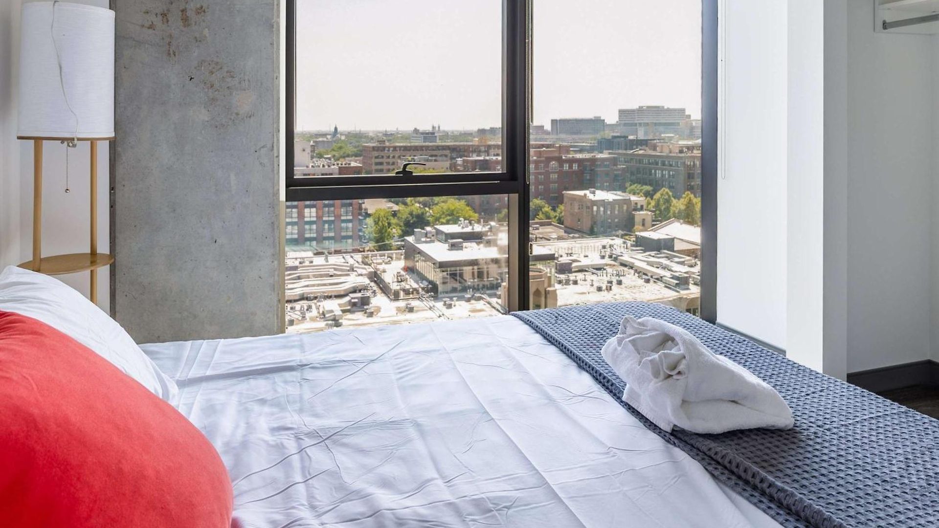 Bright & Modern 2br Perfect Escape Apartment Chicago