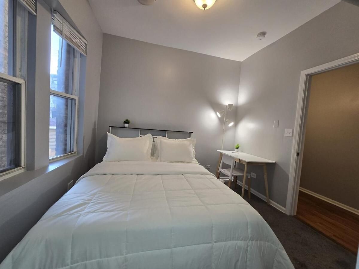 Luxe Loft Vibe With King - 4br 3ba Apartment Chicago