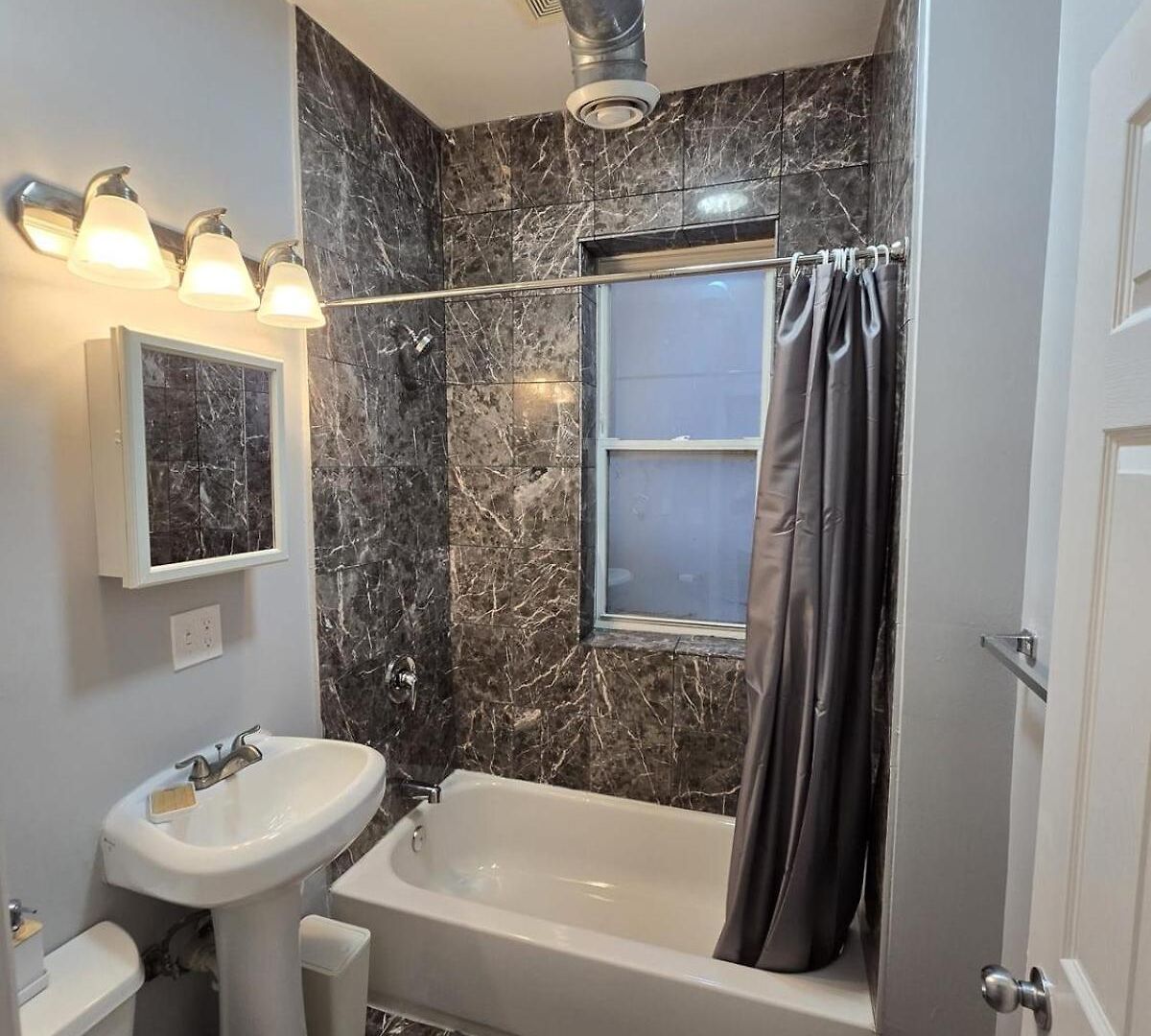 Luxe Loft Vibe With King - 4br 3ba