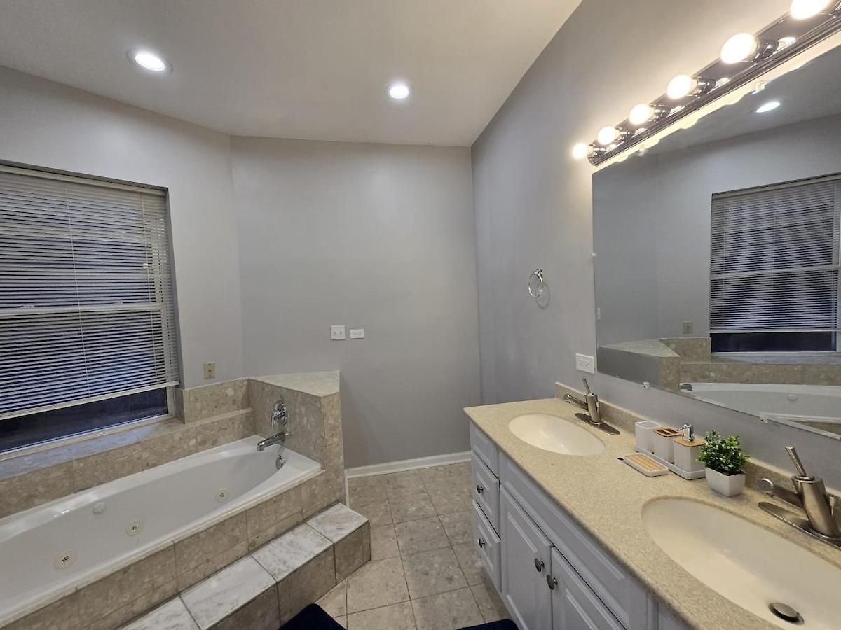 Apartment Luxe Loft Vibe With King - 4br 3ba *
