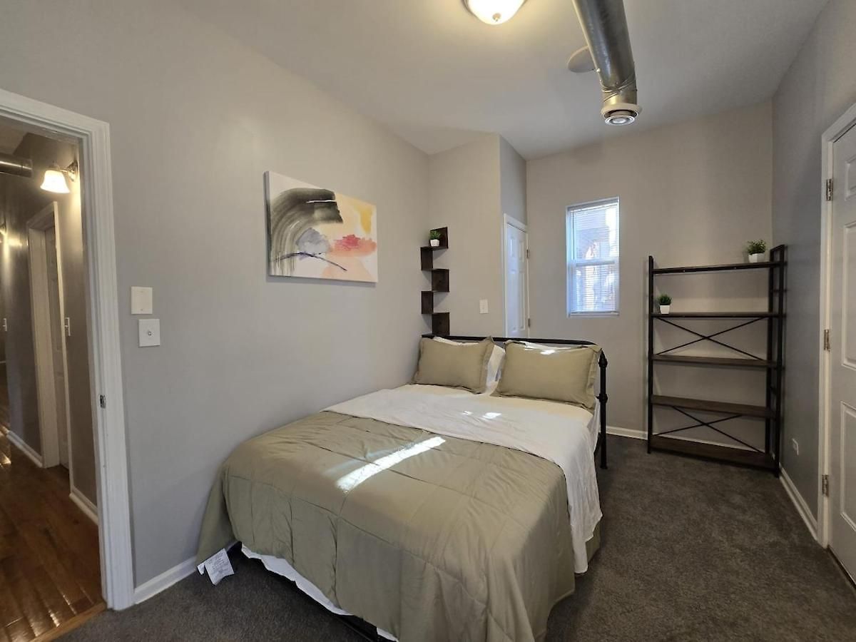 Luxe Loft Vibe With King - 4br 3ba * Chicago