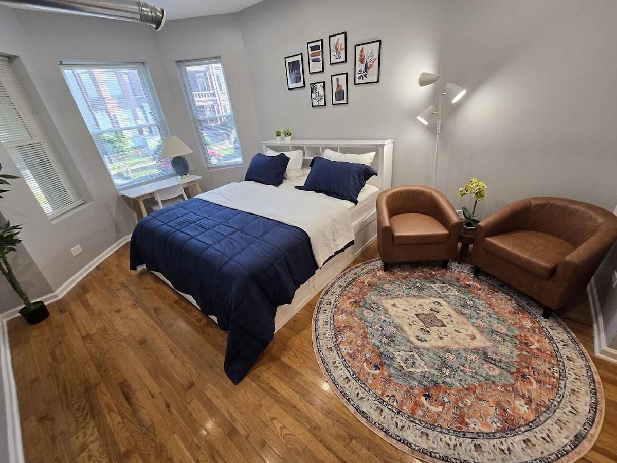 Luxe Loft Vibe With King - 4br 3ba Apartment Chicago