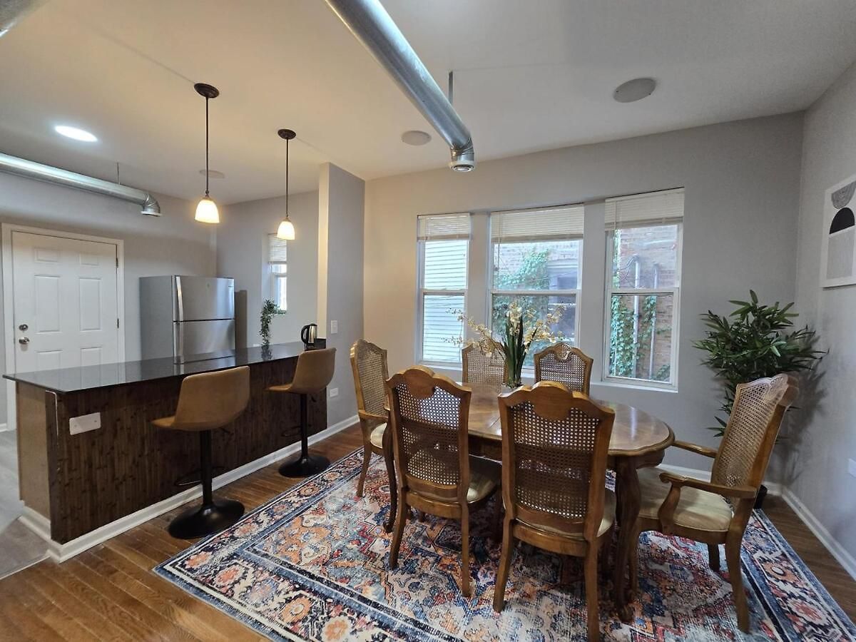 Luxe Loft Vibe With King - 4br 3ba