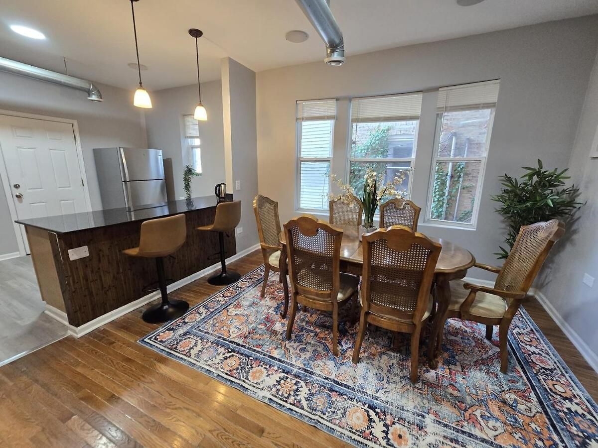 Apartment Luxe Loft Vibe With King - 4br 3ba *