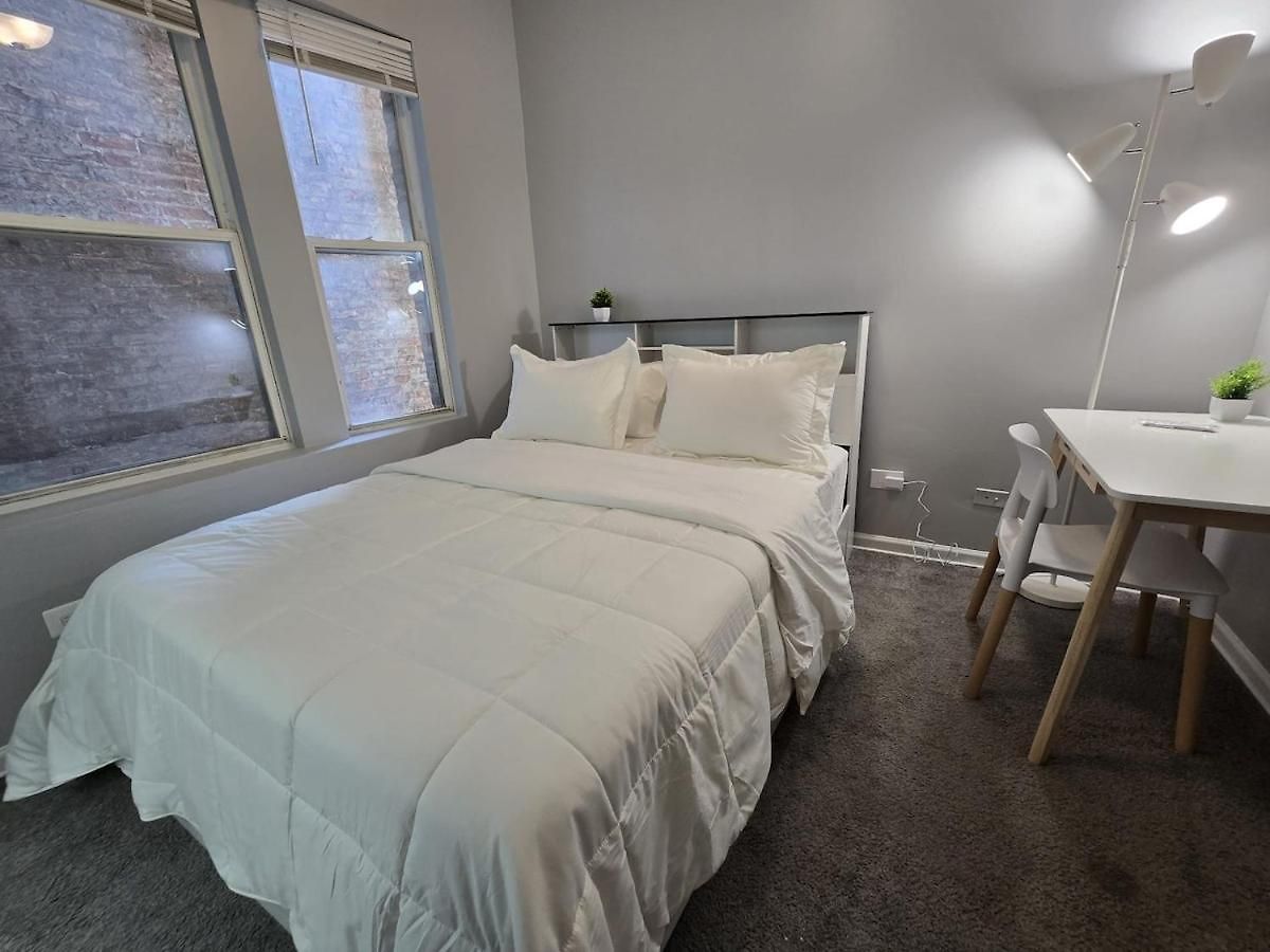 Luxe Loft Vibe With King - 4br 3ba * Chicago